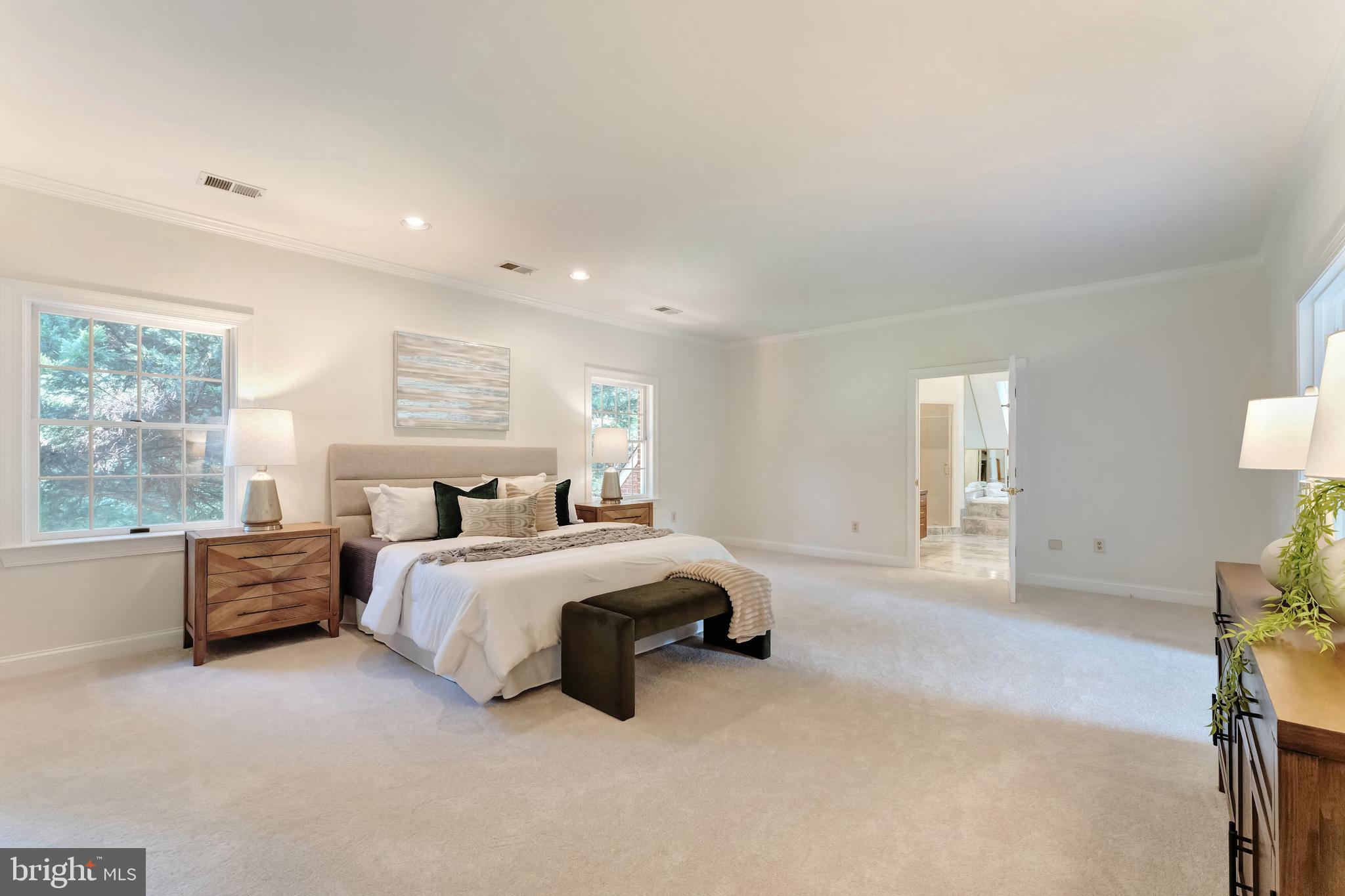 GOLDEN WOODS - Residential