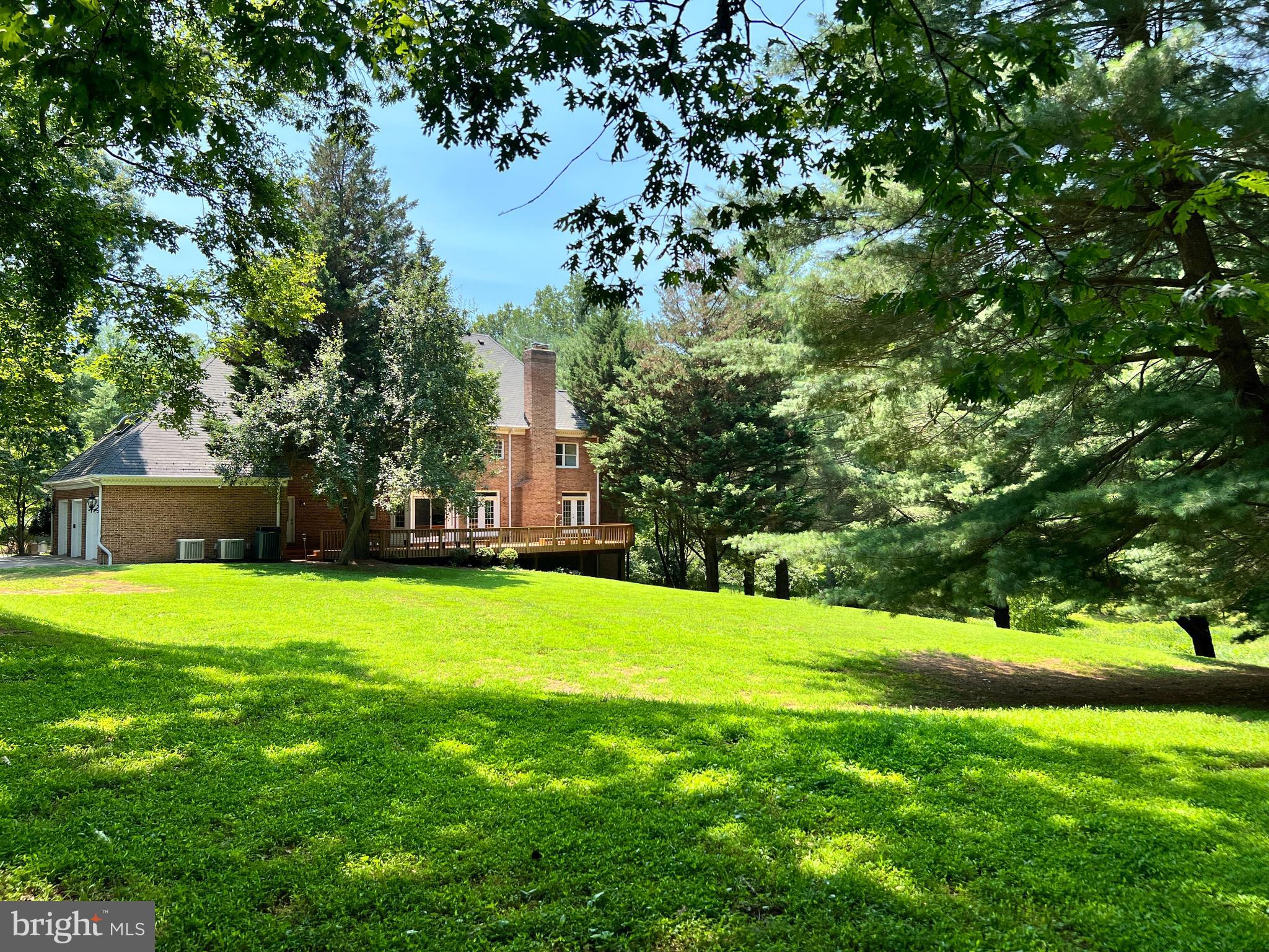 250 GOLDEN WOODS COURT