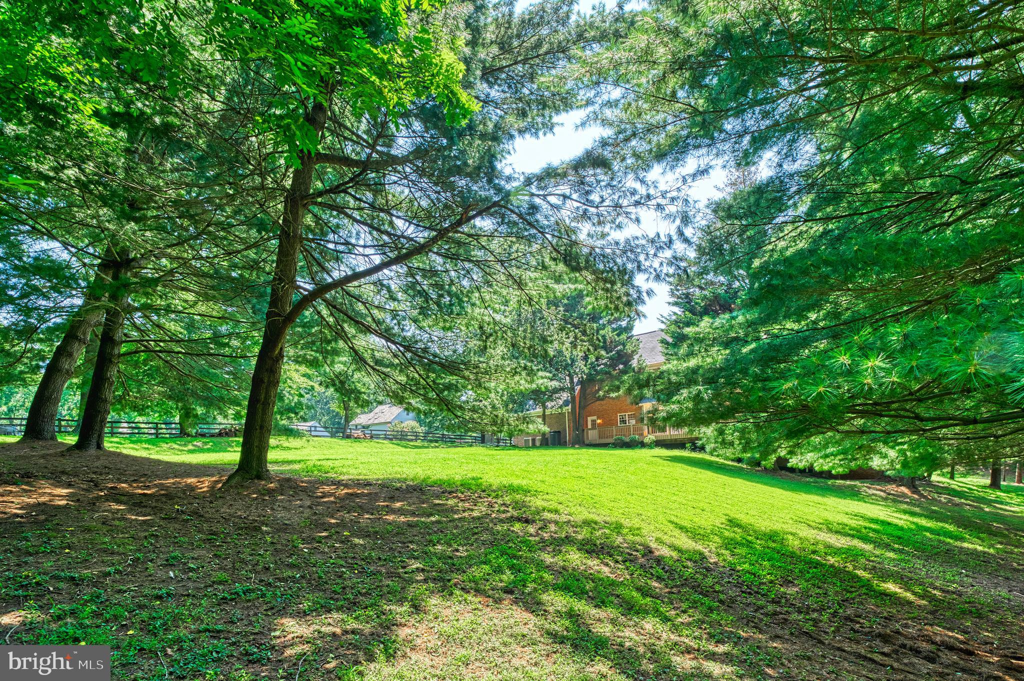 GOLDEN WOODS - Residential