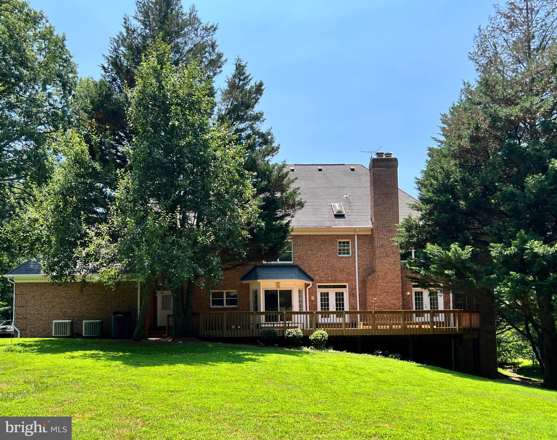 GOLDEN WOODS - Residential