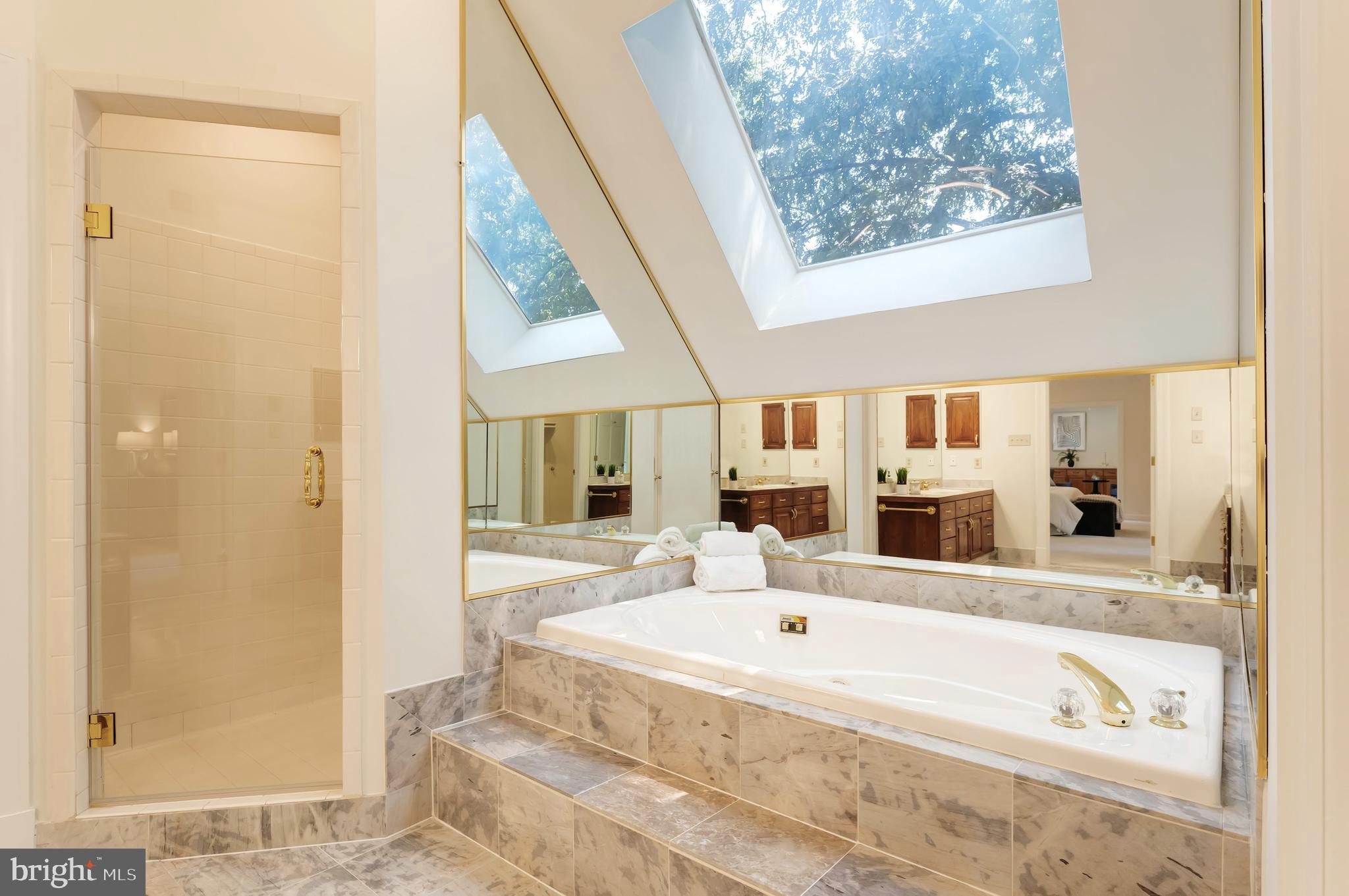 GOLDEN WOODS - Residential