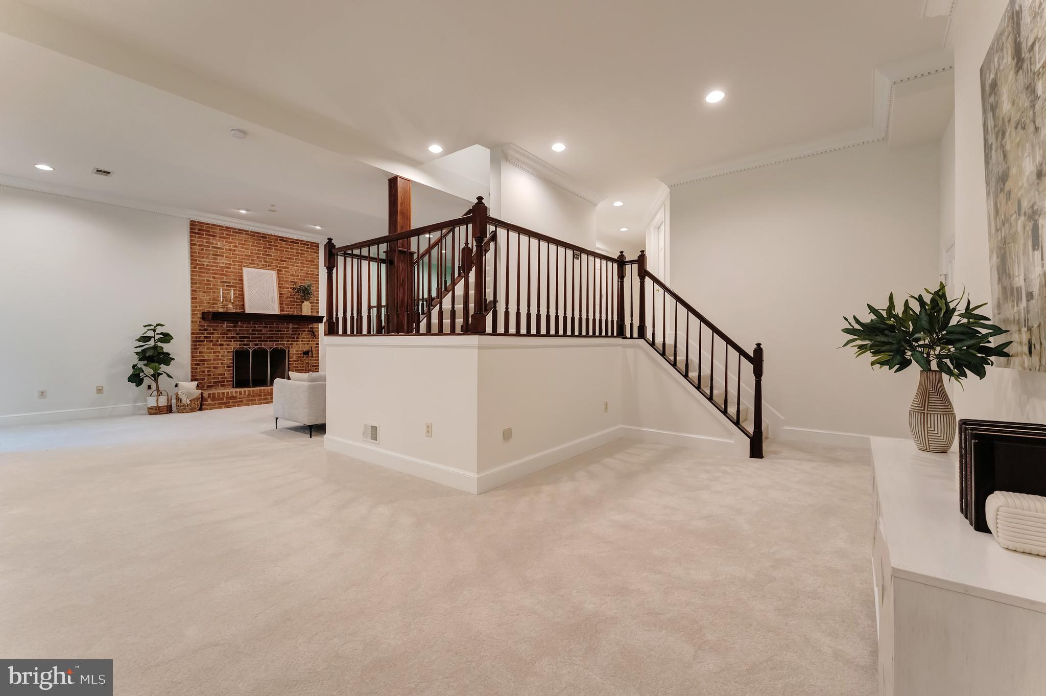 GOLDEN WOODS - Residential