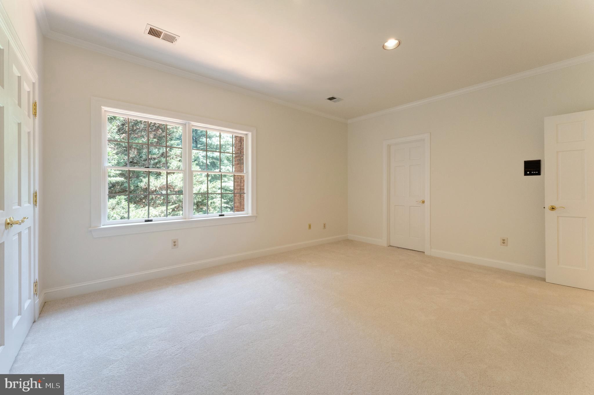 GOLDEN WOODS - Residential