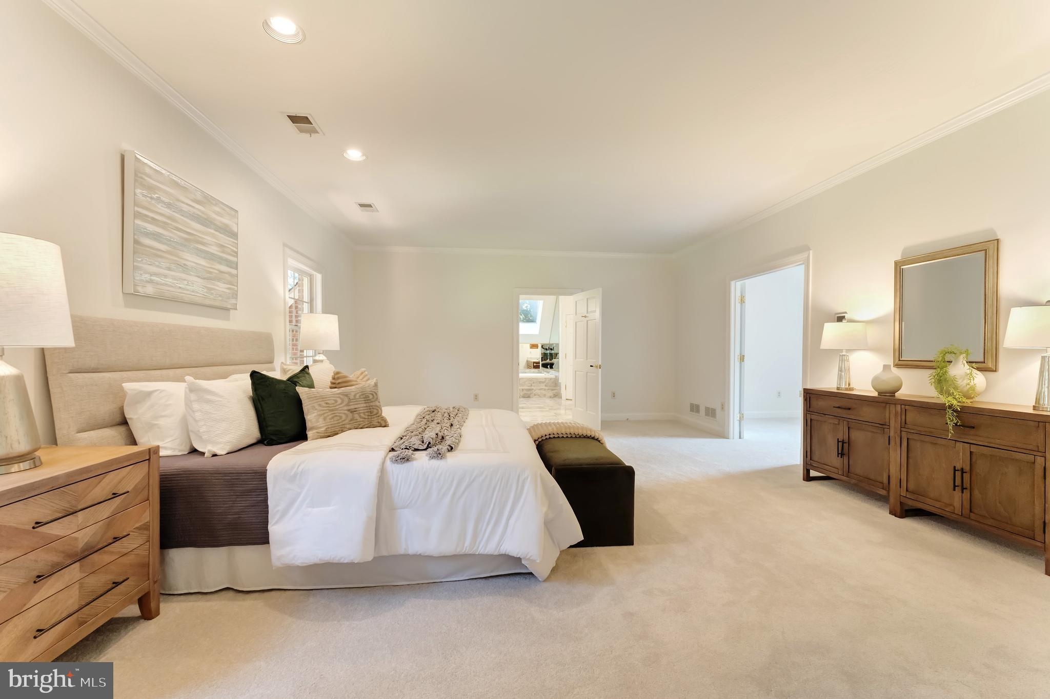 GOLDEN WOODS - Residential