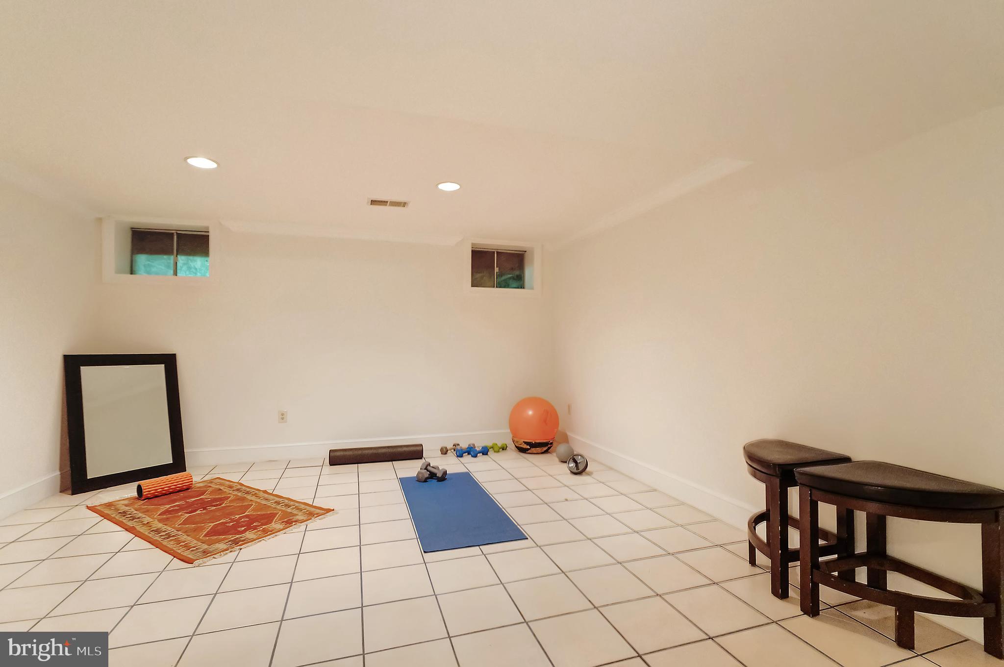 GOLDEN WOODS - Residential