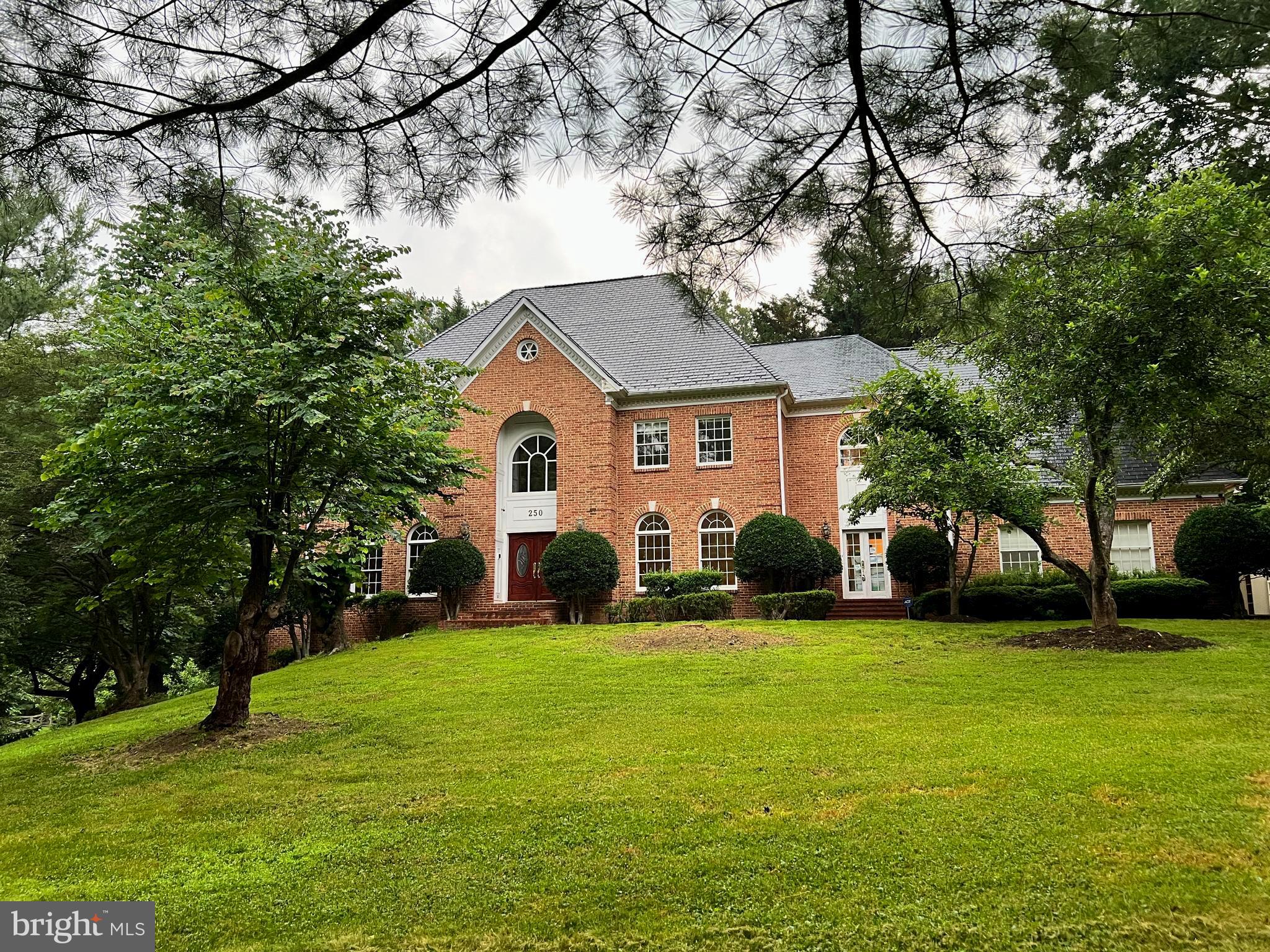 250 GOLDEN WOODS COURT