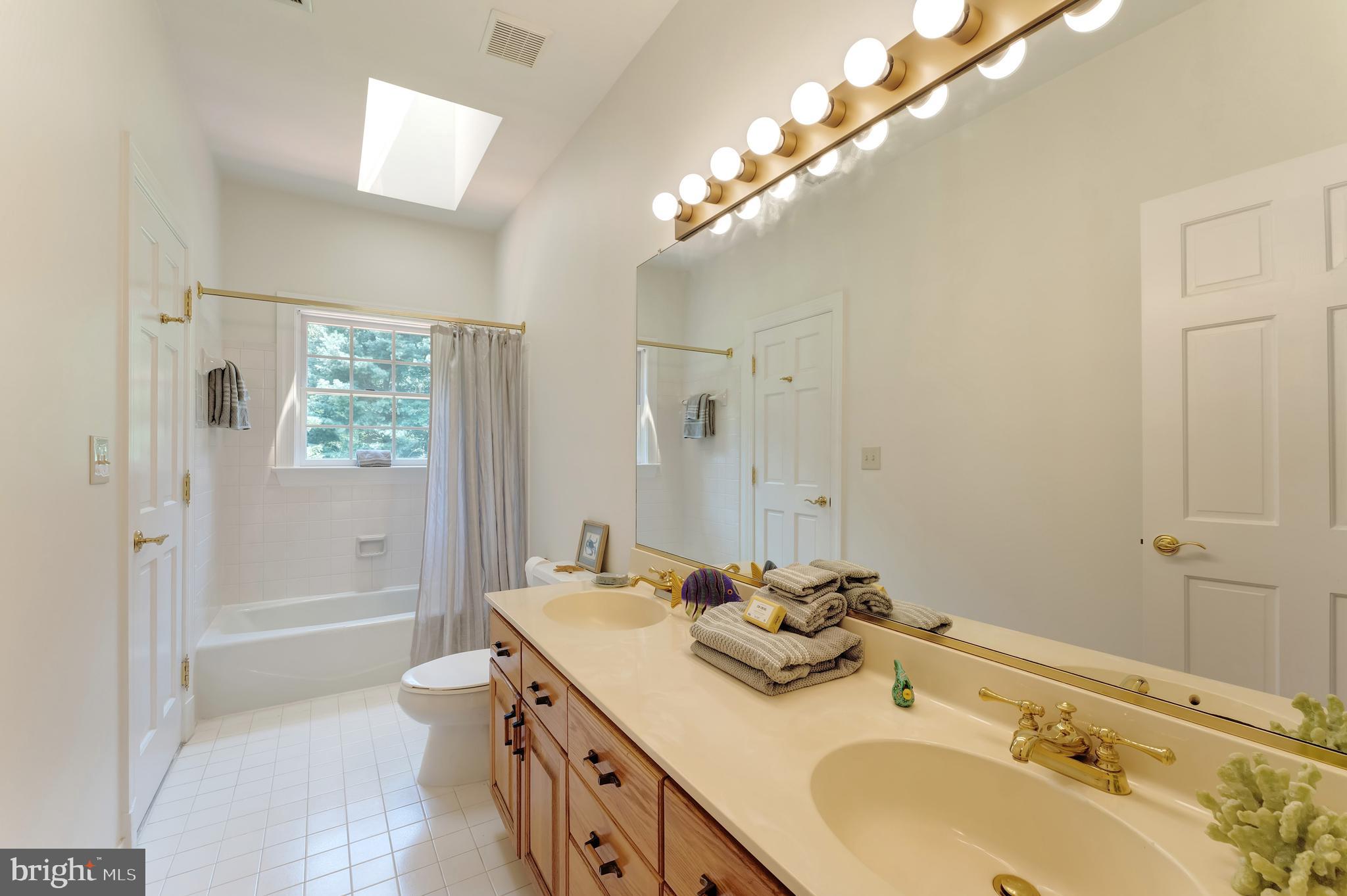 GOLDEN WOODS - Residential