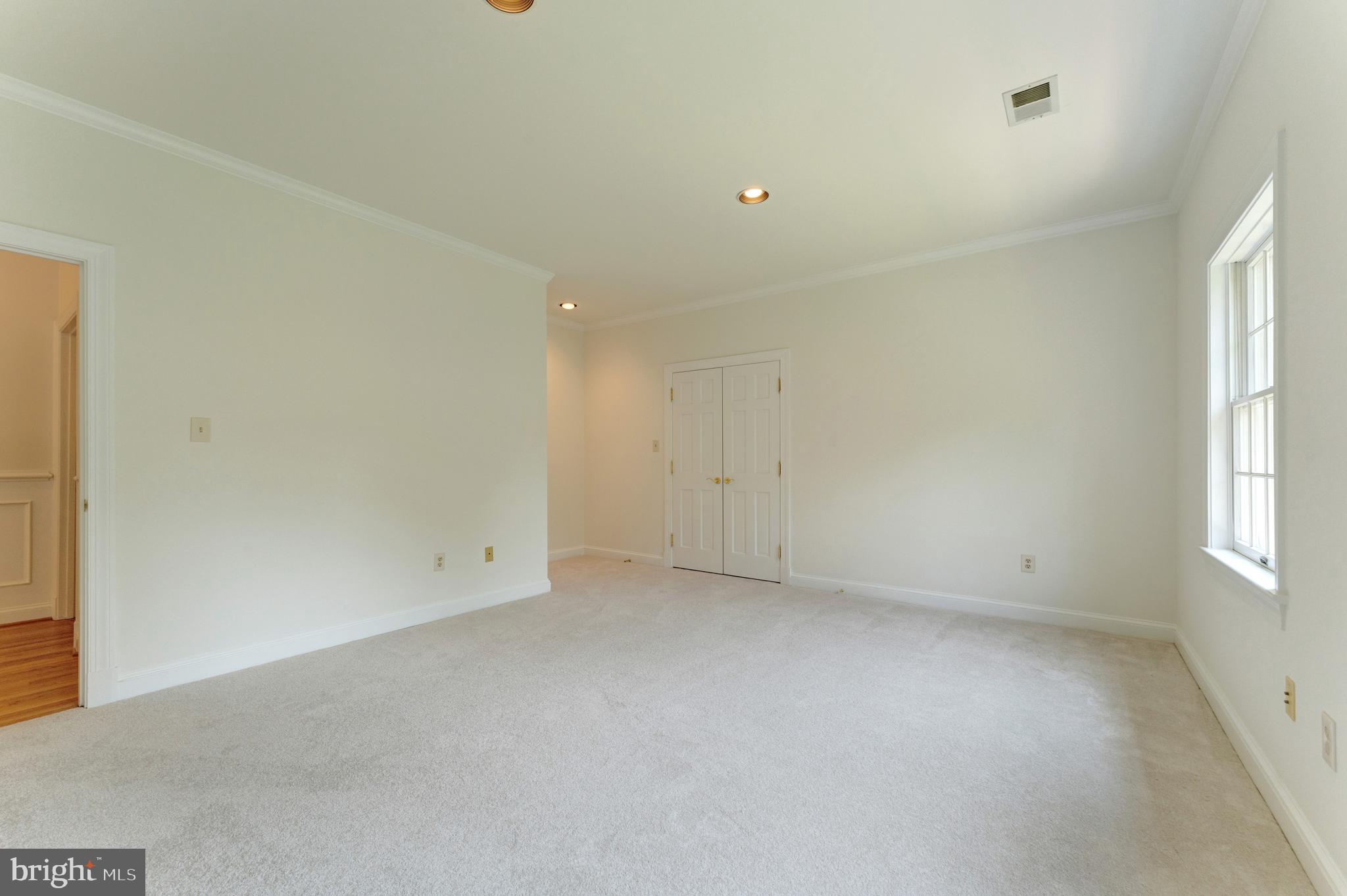 GOLDEN WOODS - Residential