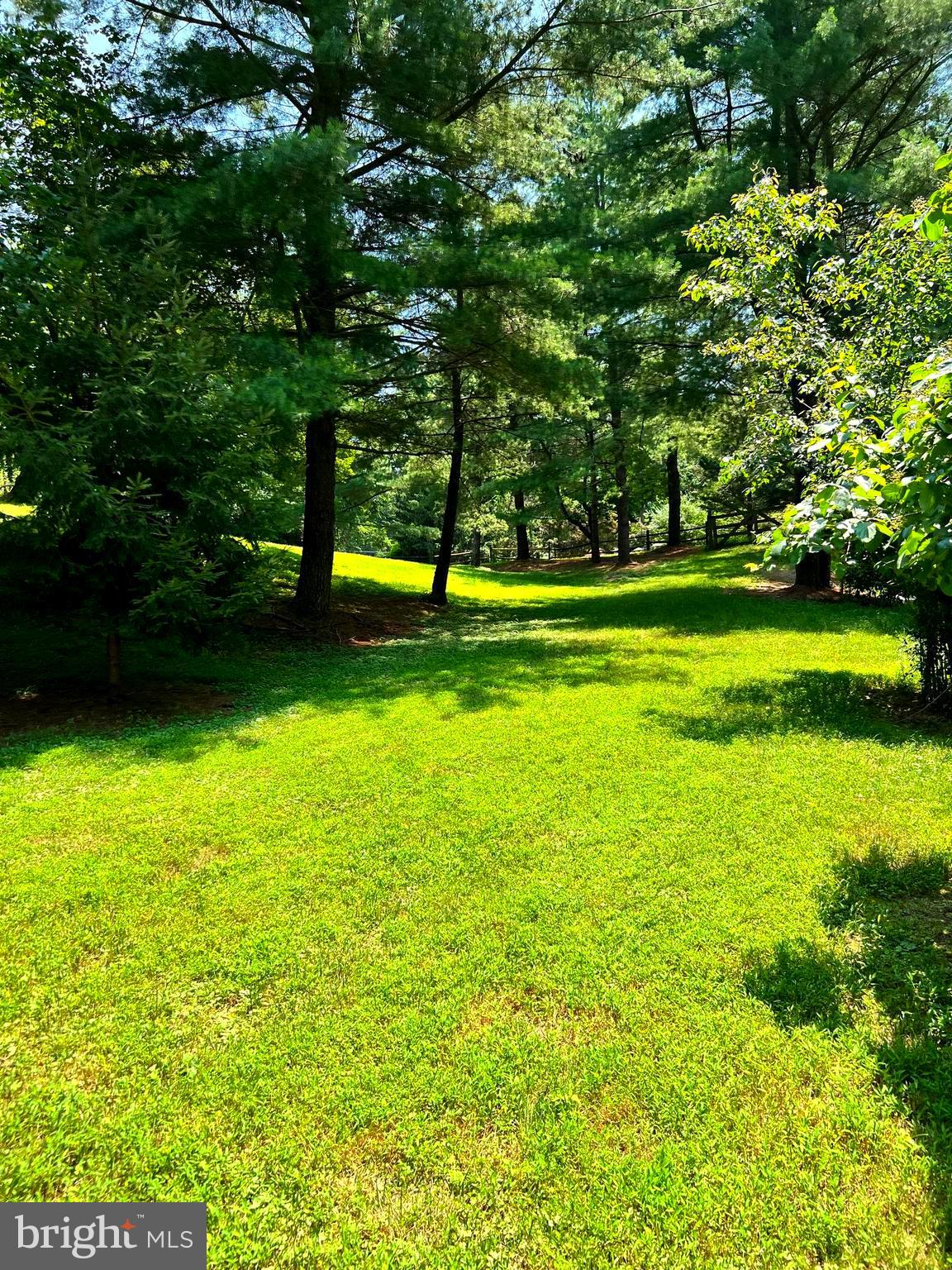 GOLDEN WOODS - Residential