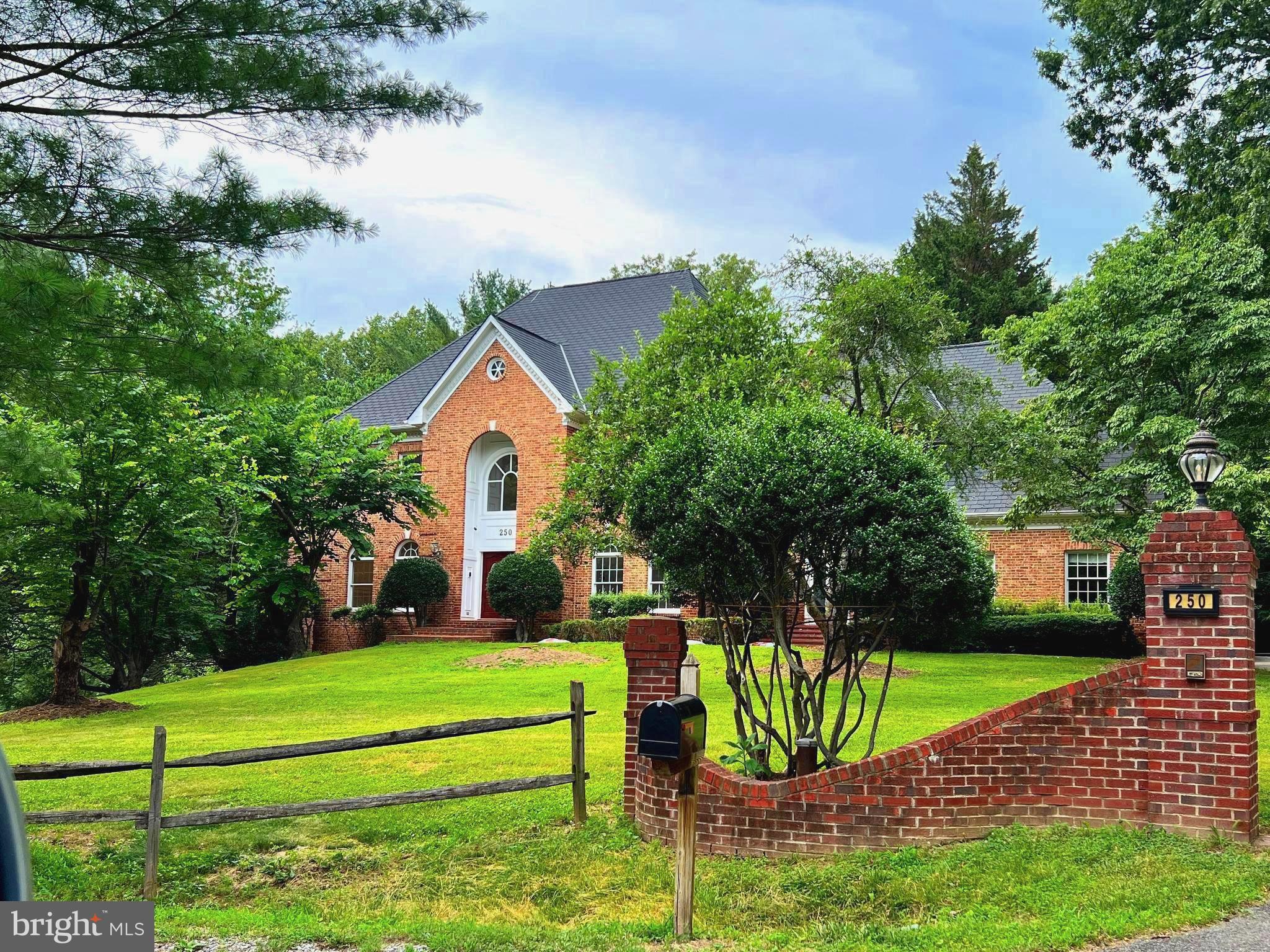 250 GOLDEN WOODS COURT
