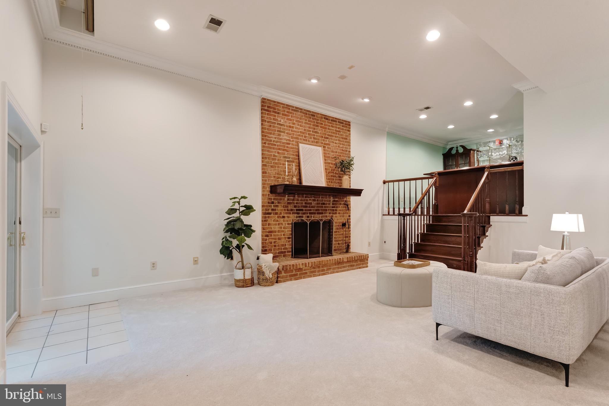 GOLDEN WOODS - Residential