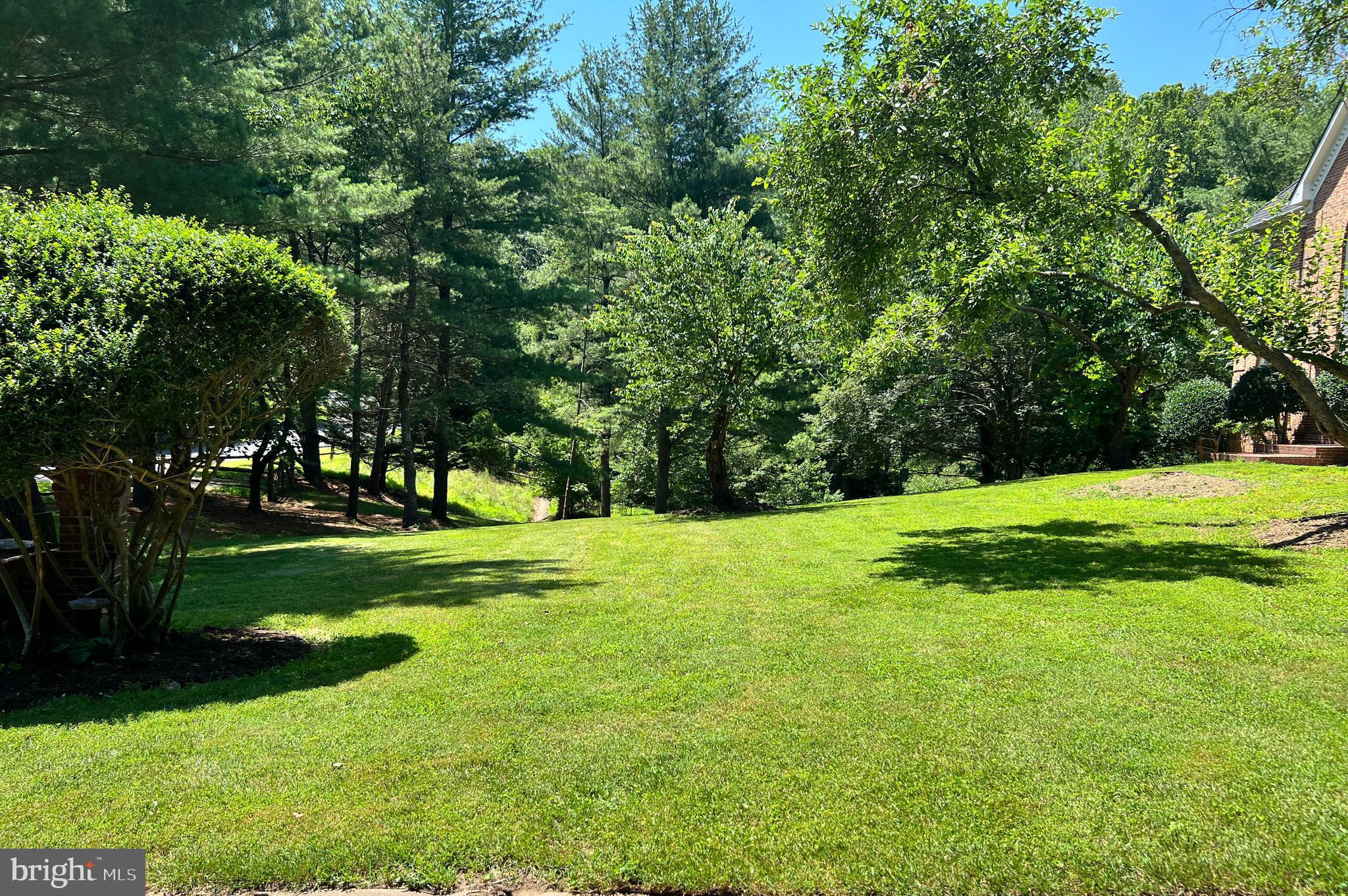 250 GOLDEN WOODS COURT