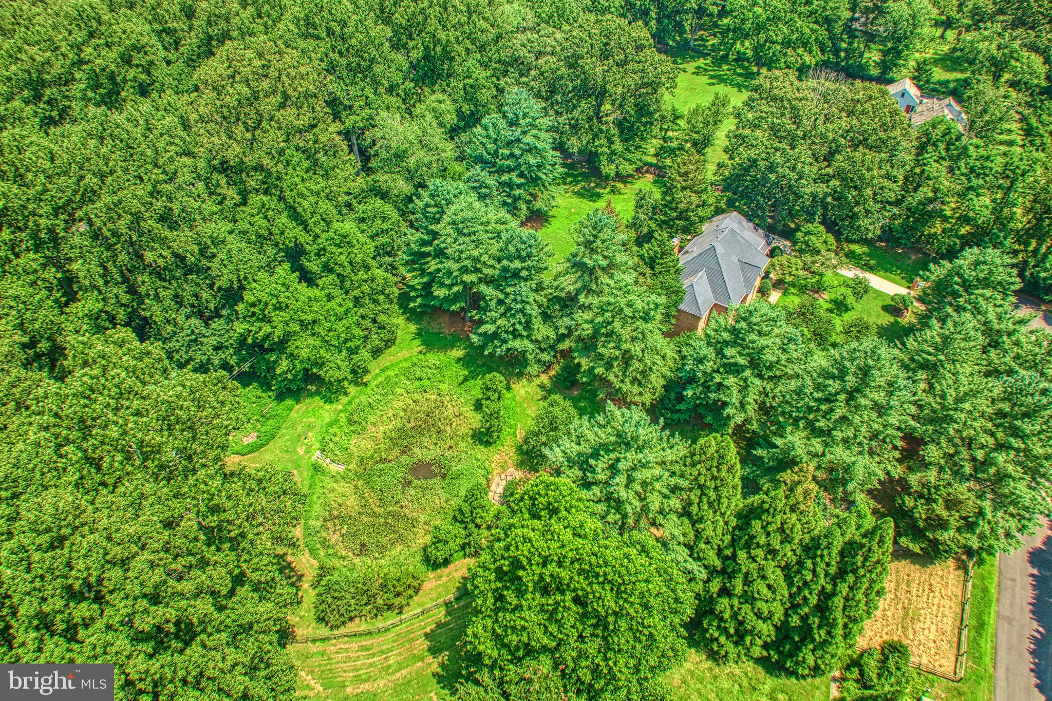 GOLDEN WOODS - Residential