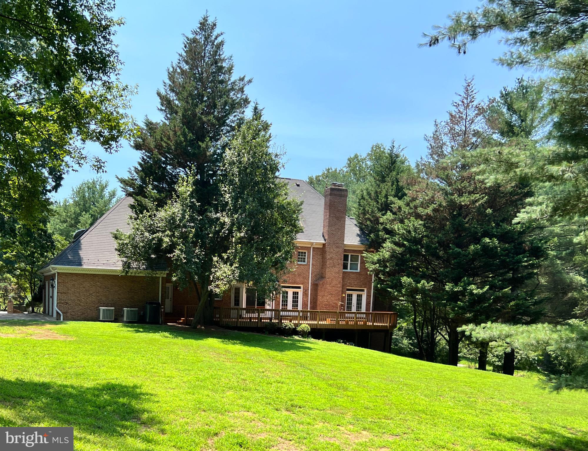 GOLDEN WOODS - Residential