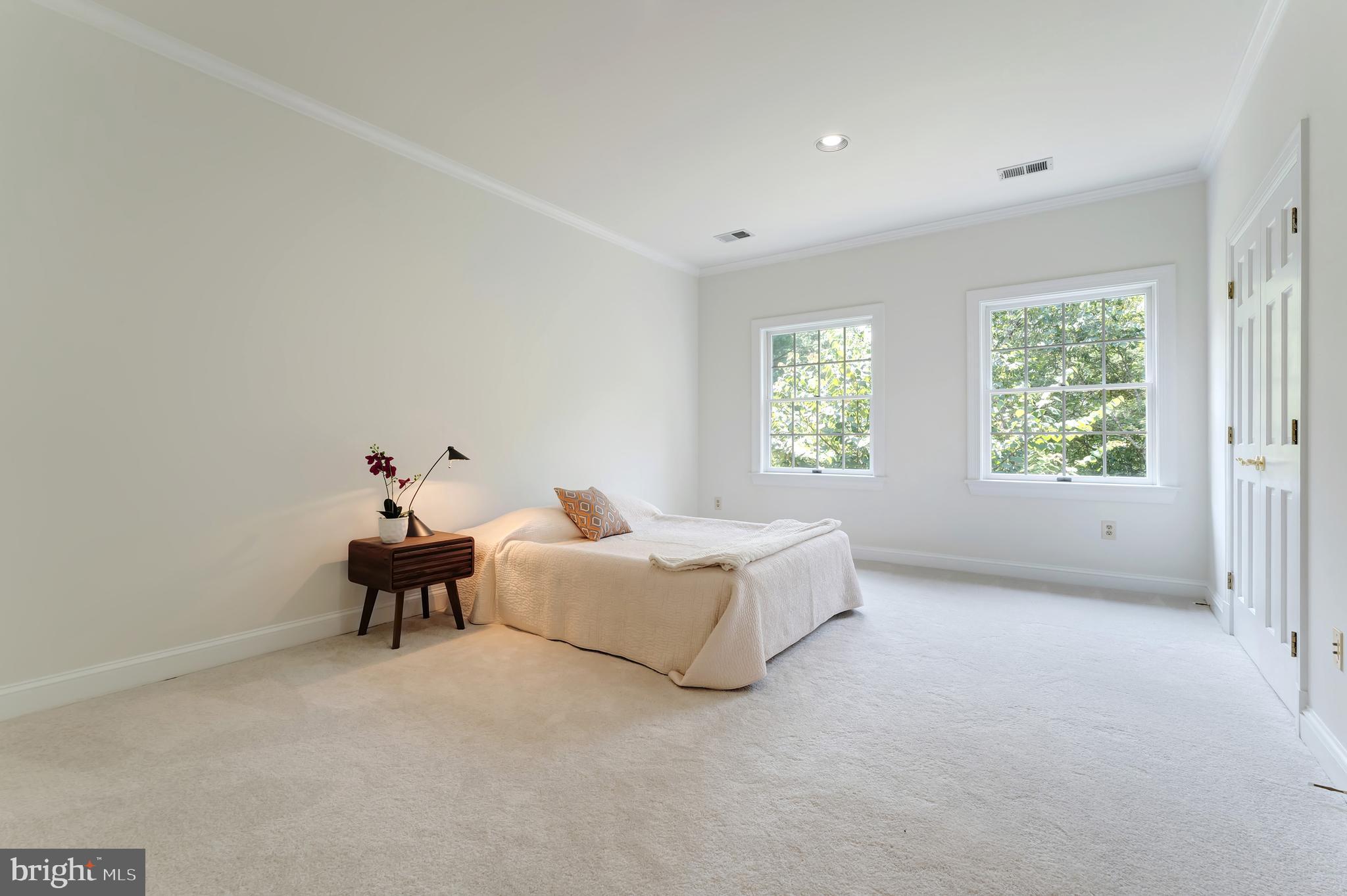 GOLDEN WOODS - Residential