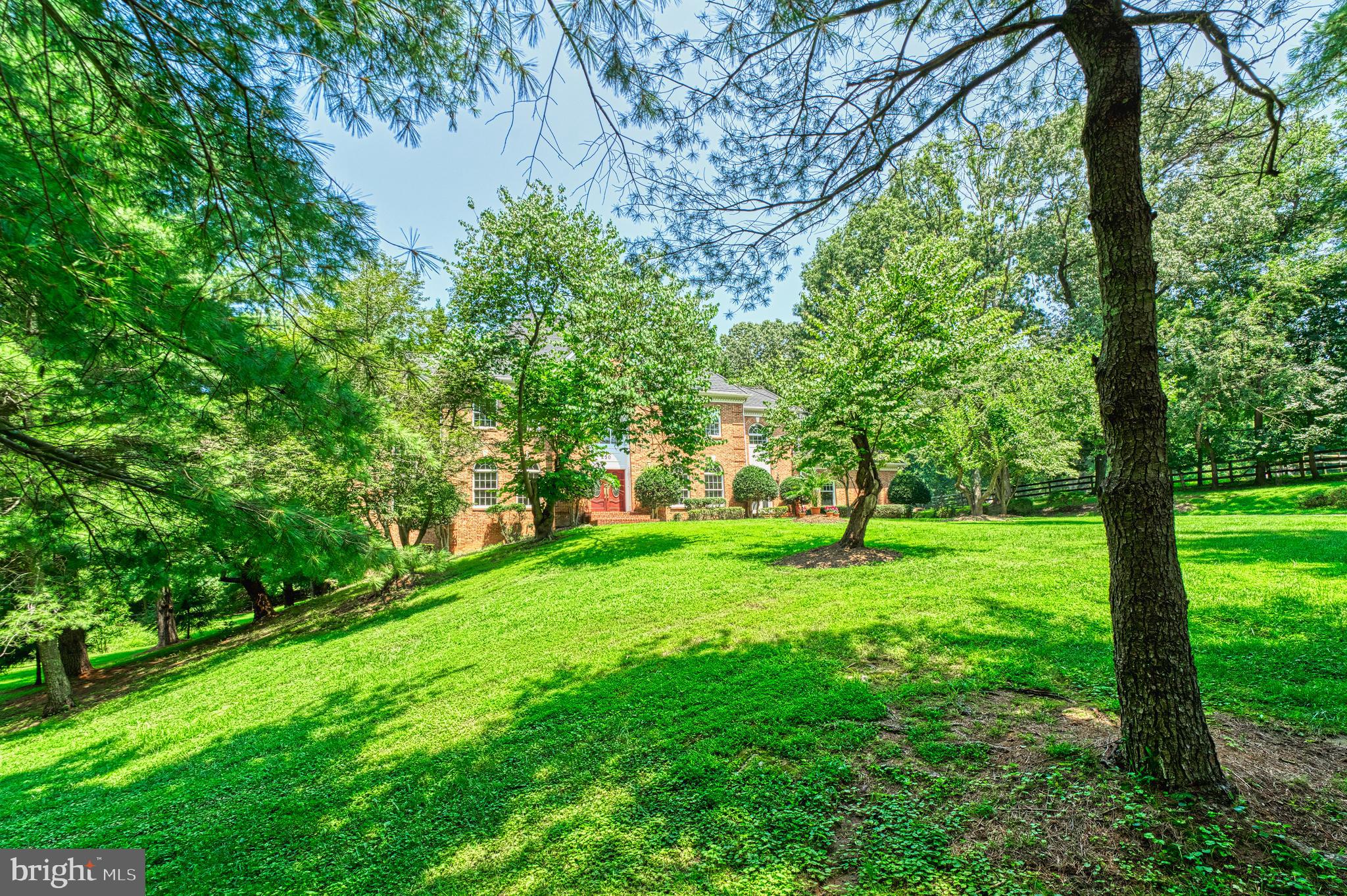 GOLDEN WOODS - Residential