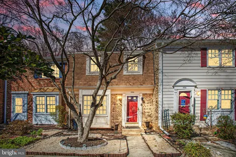 4906 McFarland Drive, Fairfax, VA MLS: VAFX2227750