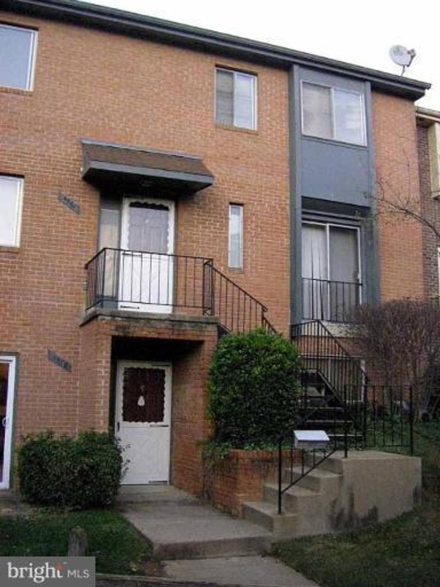 * 2 level condo with second level entry * Large Rooms * Lots of Storage / closet space * Pull Down Attic Stairs * Office / Sitting Room/Desk Area off Master Bedroom * Fresh Paint, Newer Carpet, Vinyl, Appliances * Separate Laundry Room off Kitchen * Processing begins when funds are received * Great Commuter location * Show and Rent Today * MUST confirm time with current tenant * Show before 5pm *