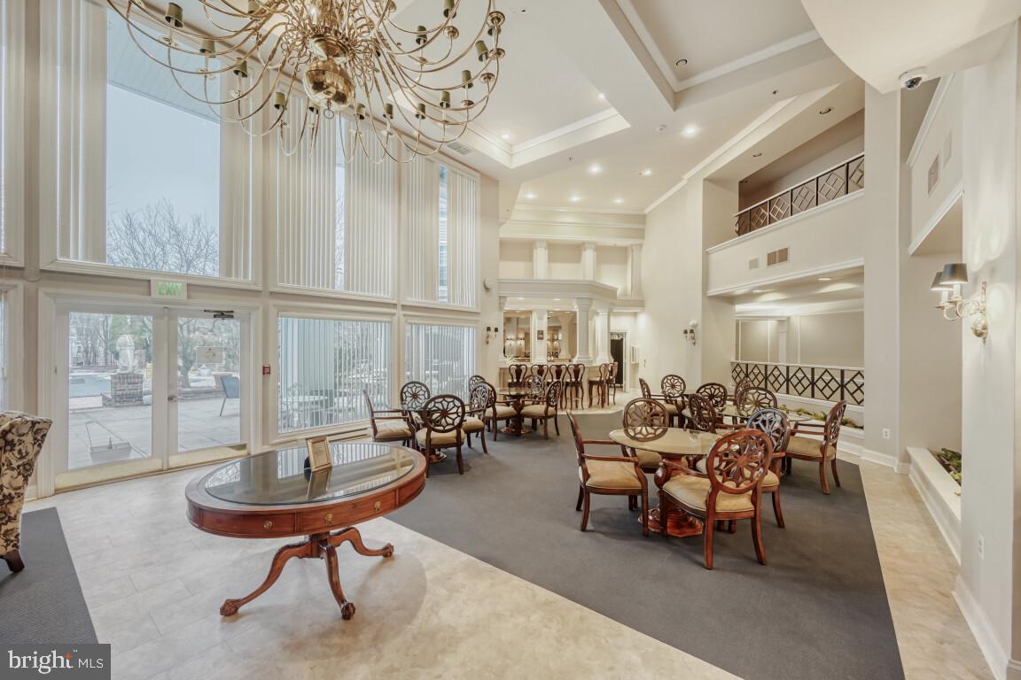 ENGLISH COUNTRY MANOR - Residential