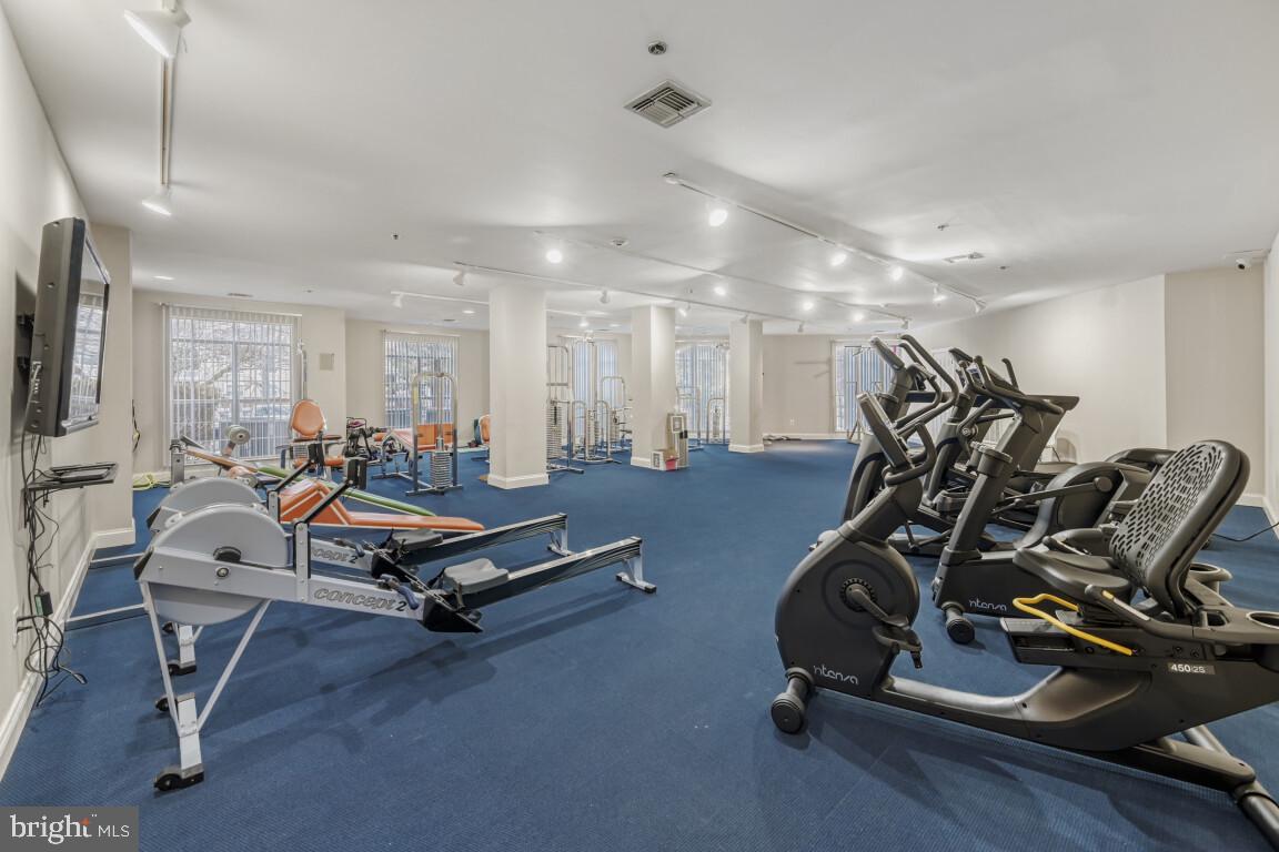 ENGLISH COUNTRY MANOR - Residential