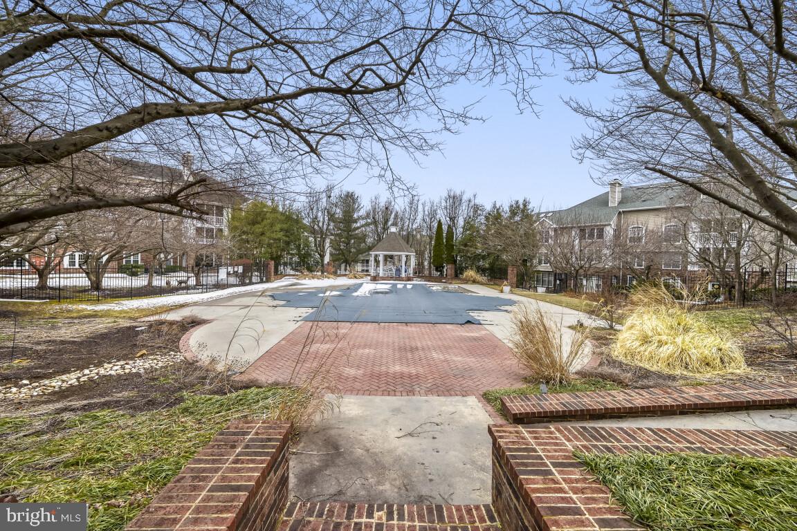 ENGLISH COUNTRY MANOR - Residential