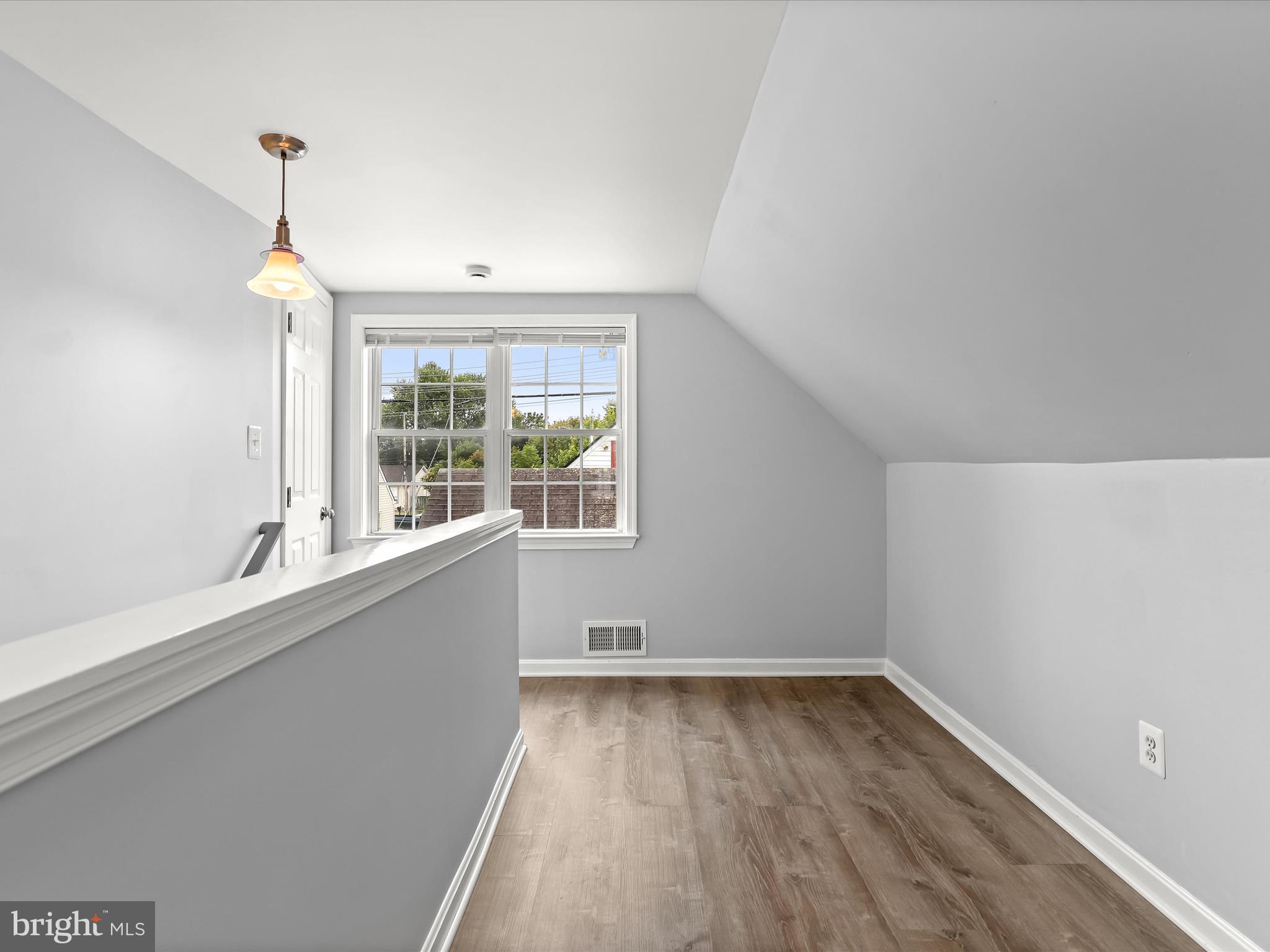 COLONIAL HOUSING - Residential