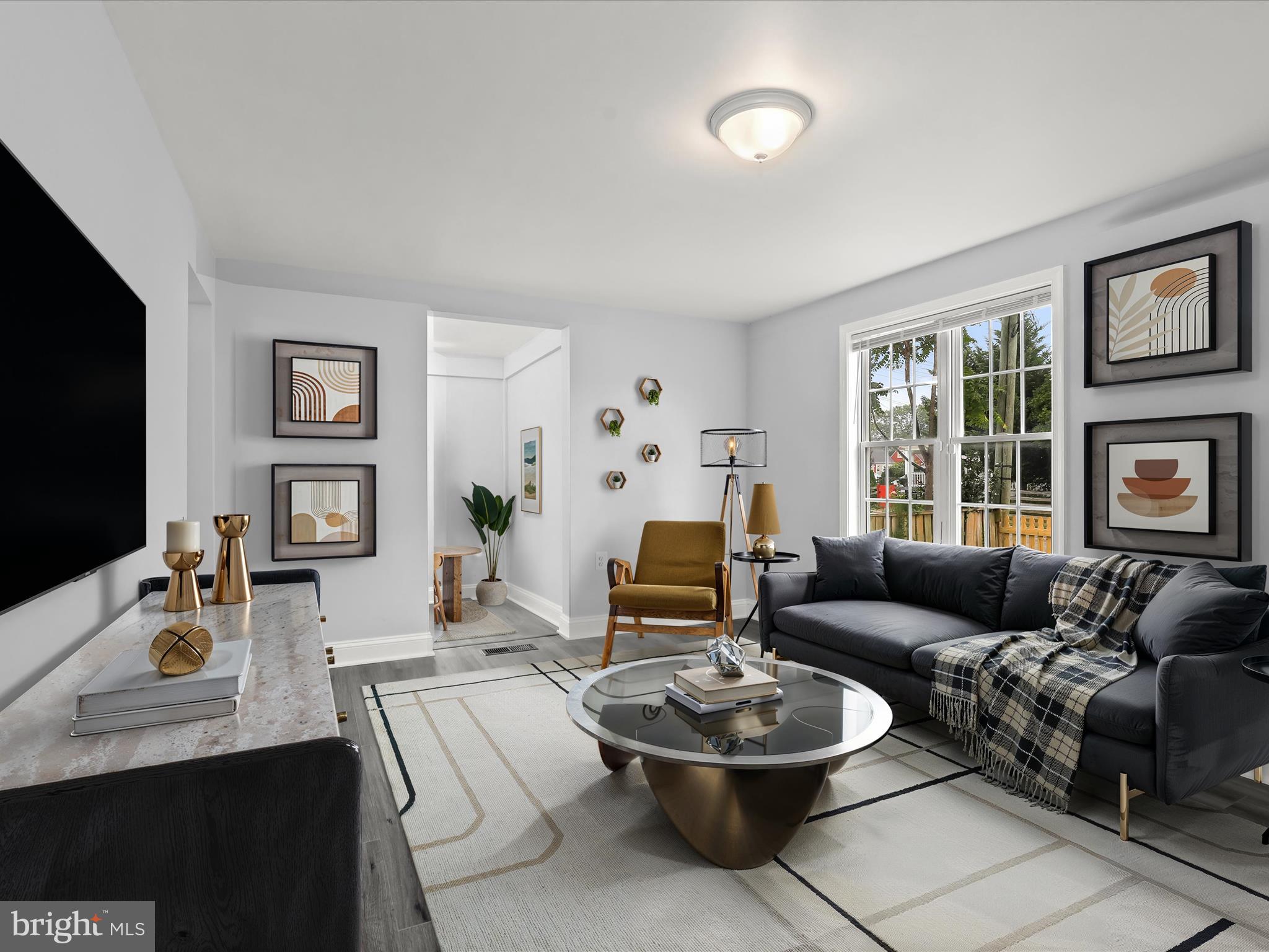 COLONIAL HOUSING - Residential