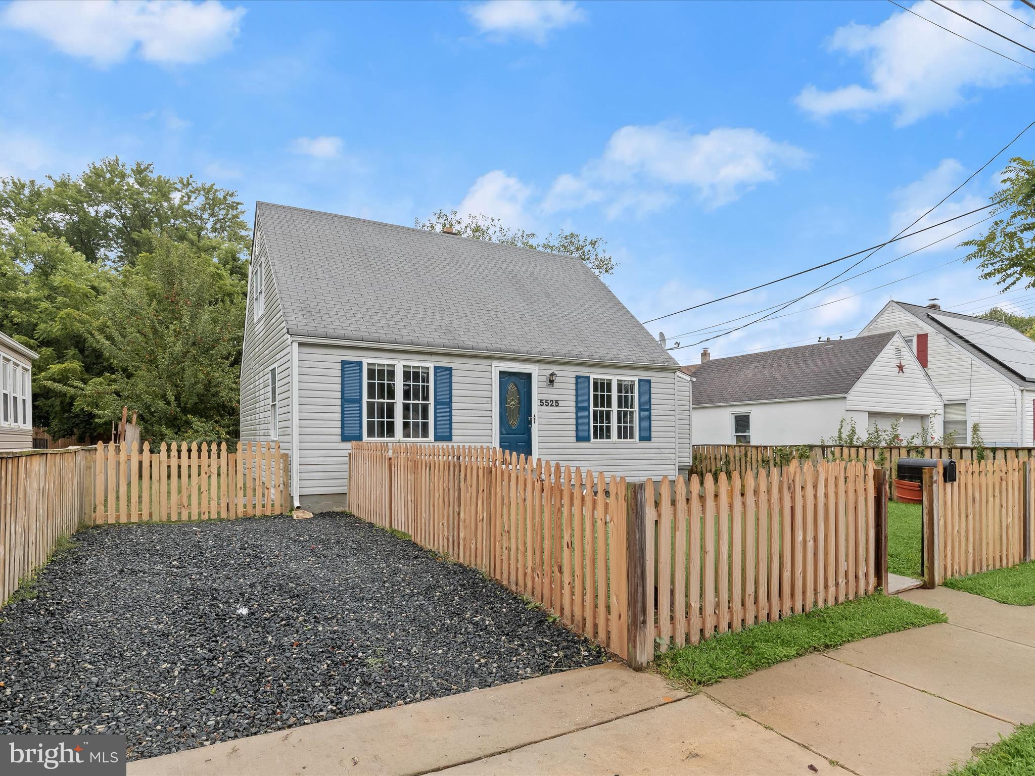 COLONIAL HOUSING - Residential