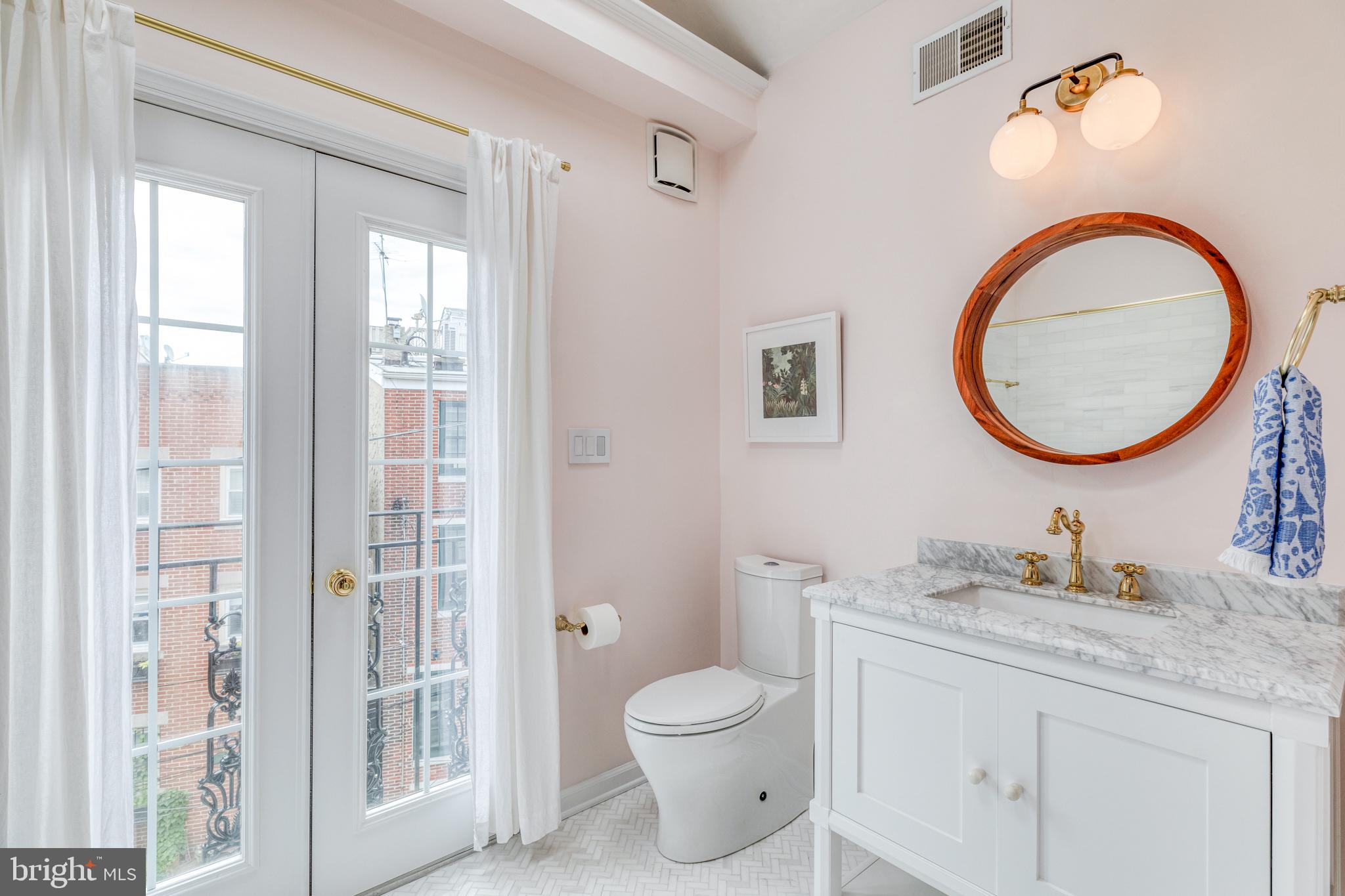 QUEEN VILLAGE - Residential Lease