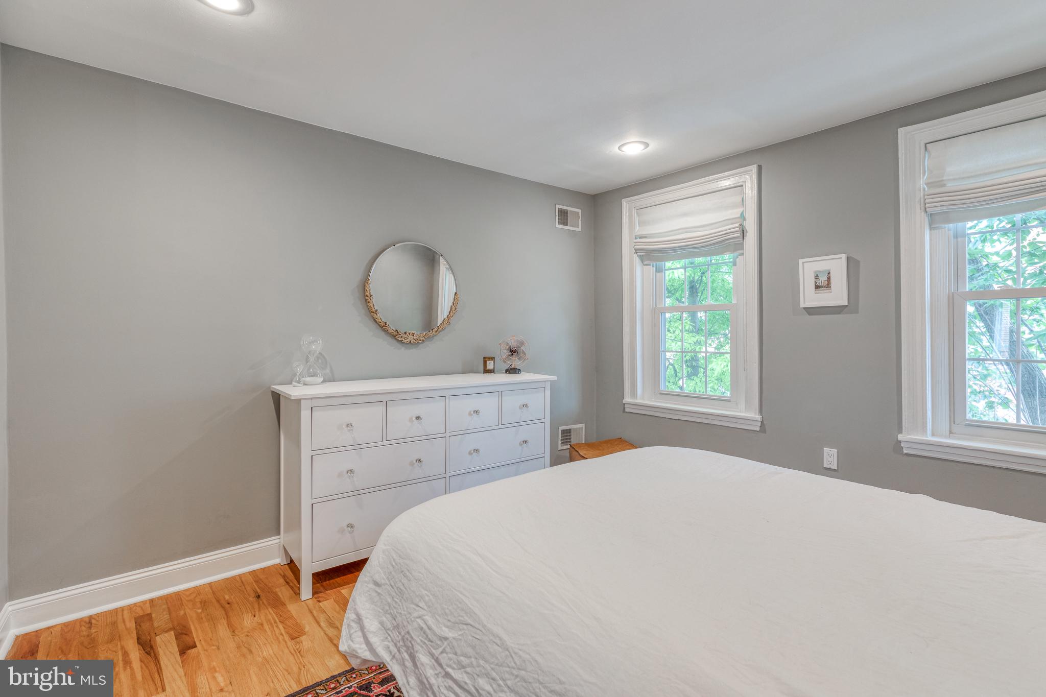 QUEEN VILLAGE - Residential Lease