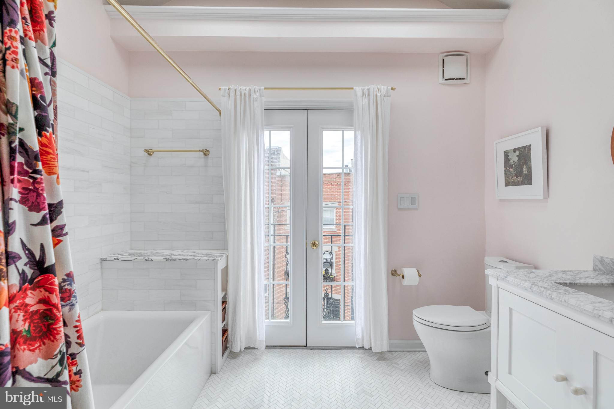 QUEEN VILLAGE - Residential Lease