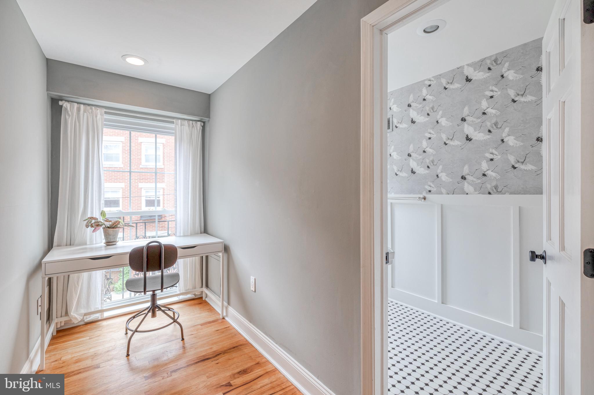 QUEEN VILLAGE - Residential Lease