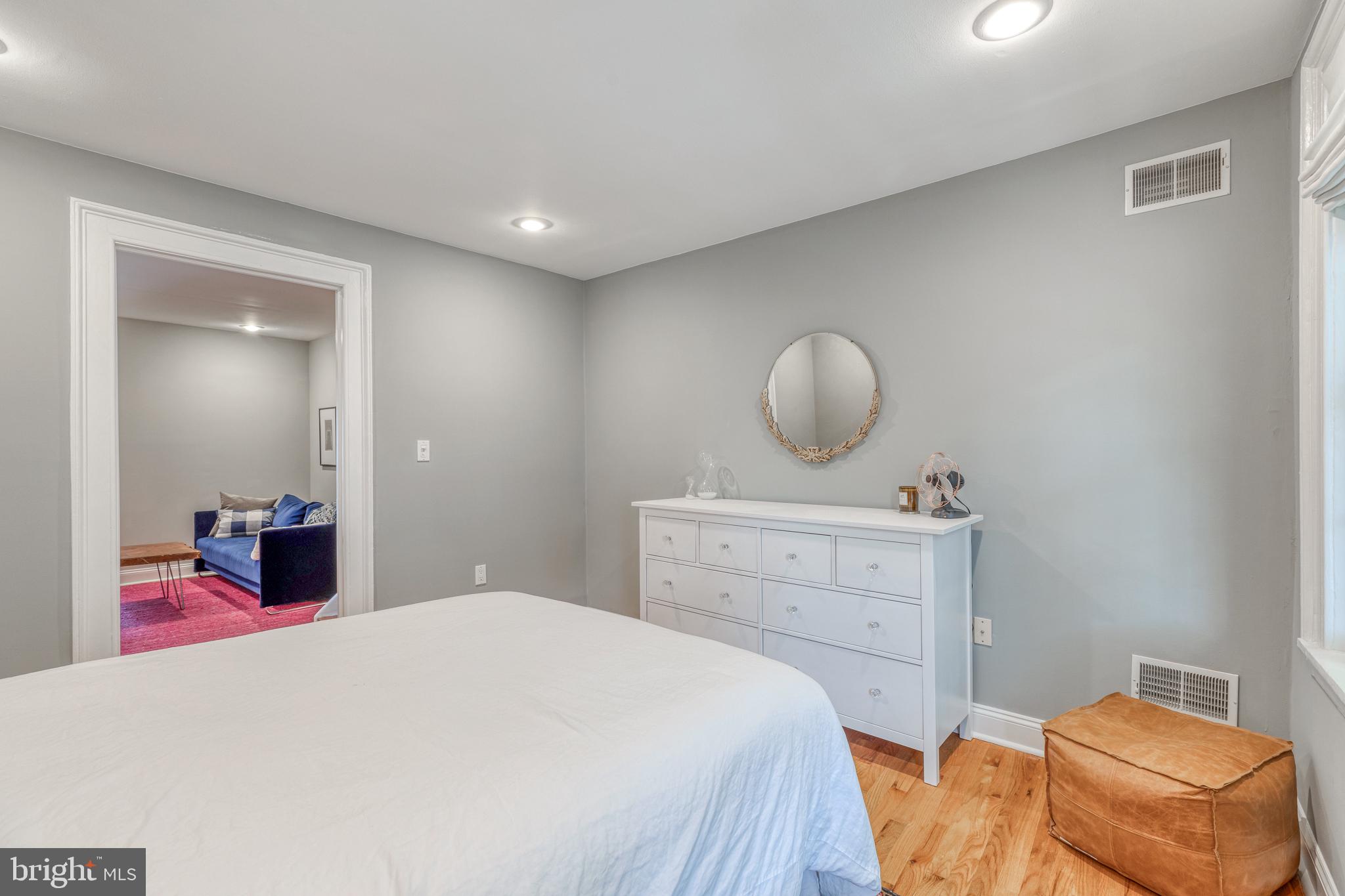 QUEEN VILLAGE - Residential Lease