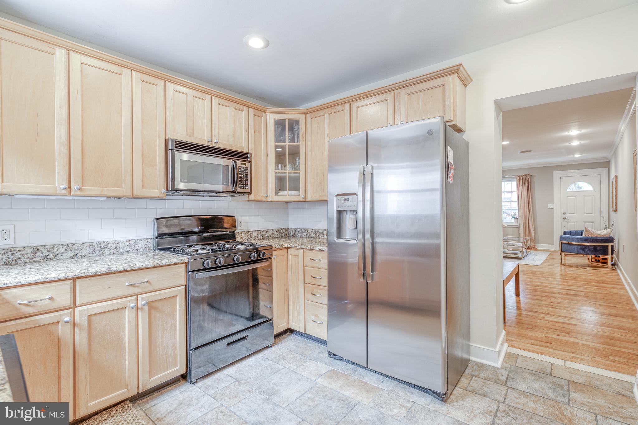 QUEEN VILLAGE - Residential Lease