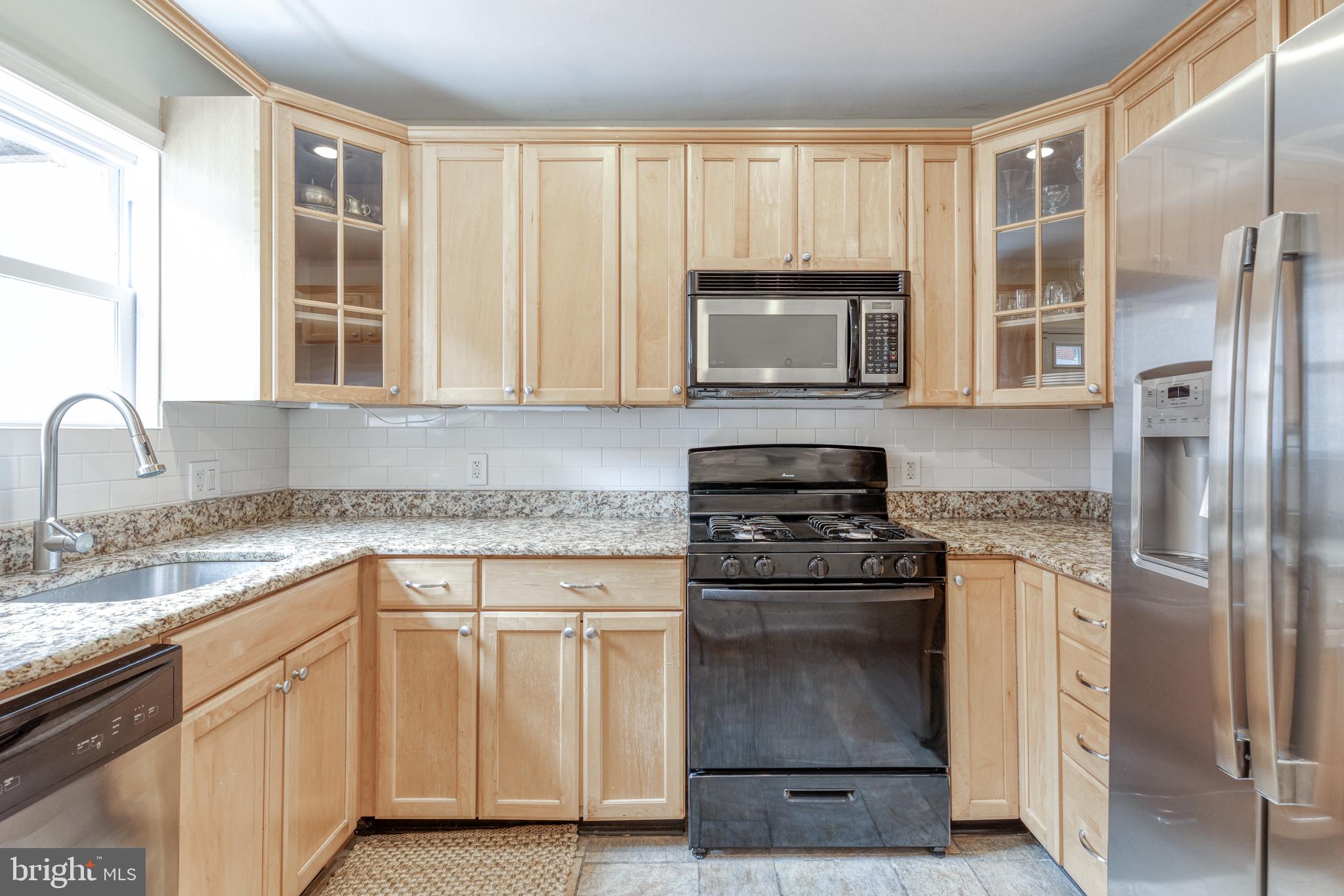 QUEEN VILLAGE - Residential Lease