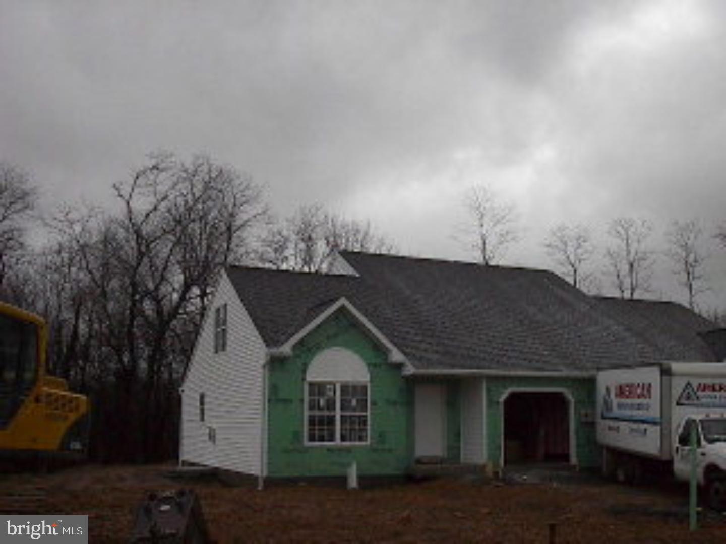 ASHTON MODEL BLT BY GRANDE CONSTRUCTION, INCLUDES SUPERBATH, VAULTED MASTER BEDROOM, OPTIONAL STORAGE ROOM ON 2ND FLOOR. ALSO KNOW AS LOT 14 AMBER RIDGE. Mailing Address Continued: CRESSONA