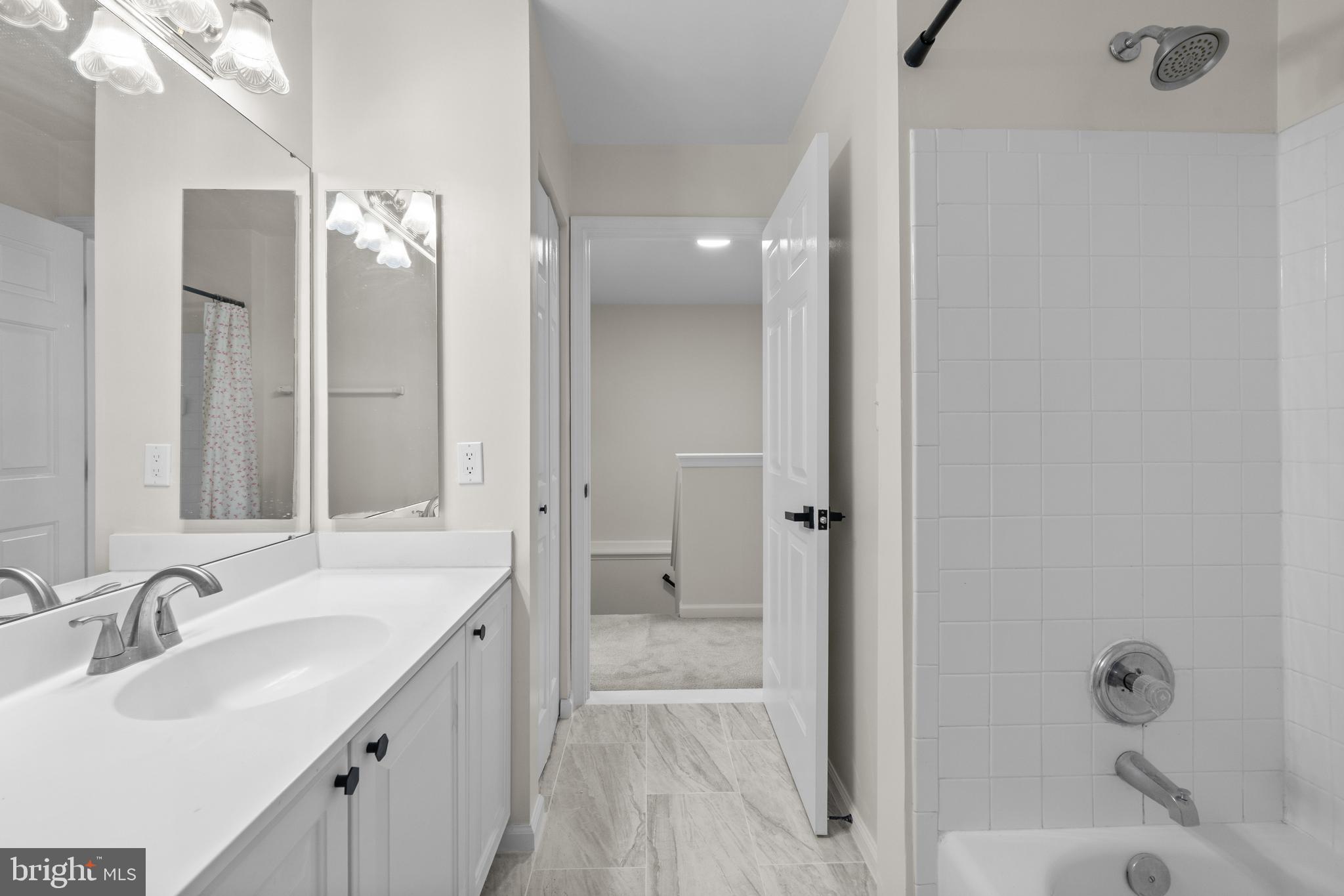 GREENHILL CROSSING - Residential