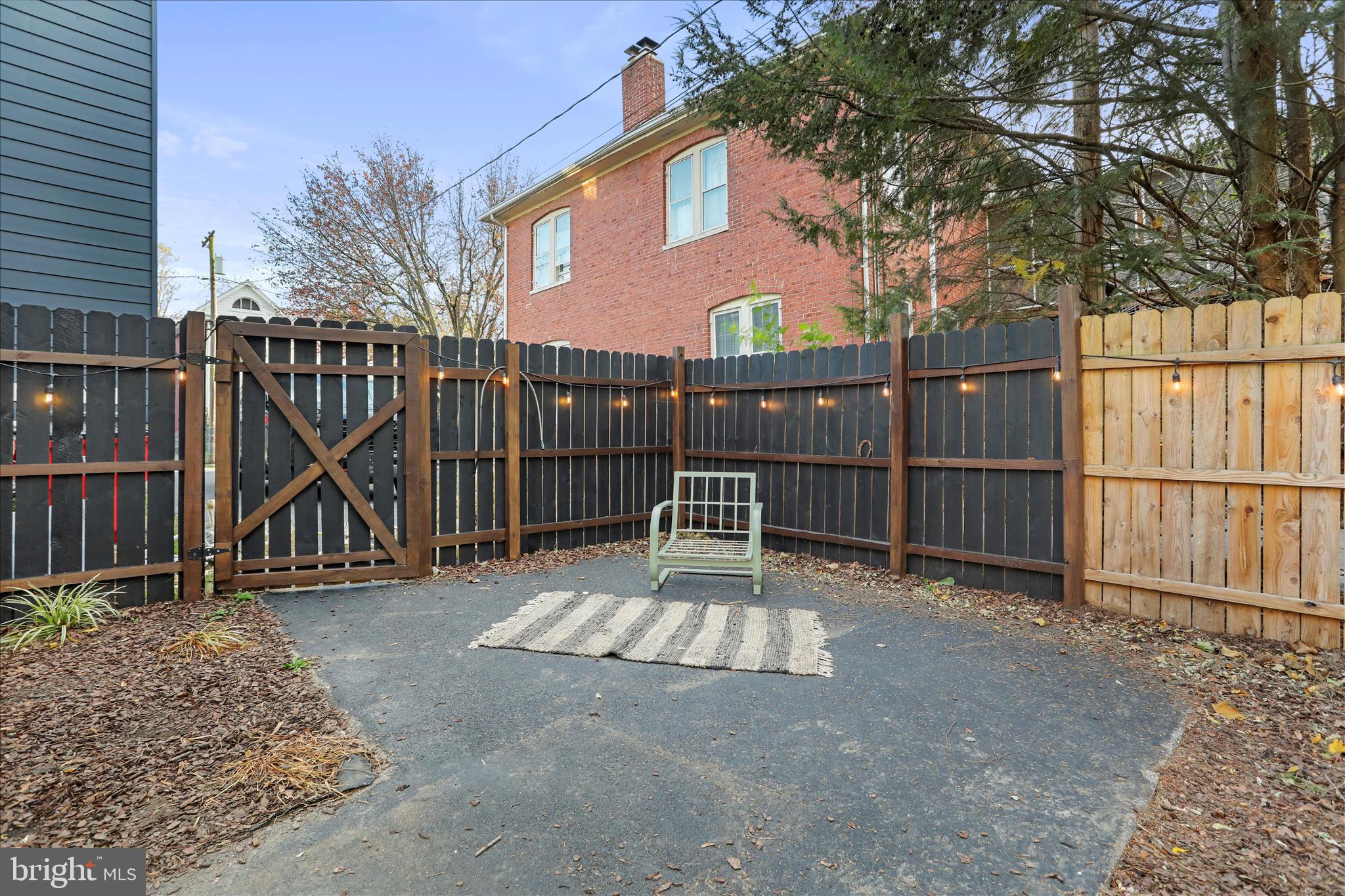 CHARLES TOWN - Residential