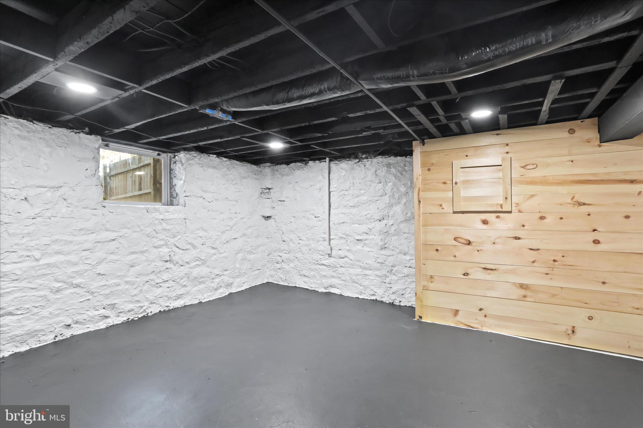 CHARLES TOWN - Residential