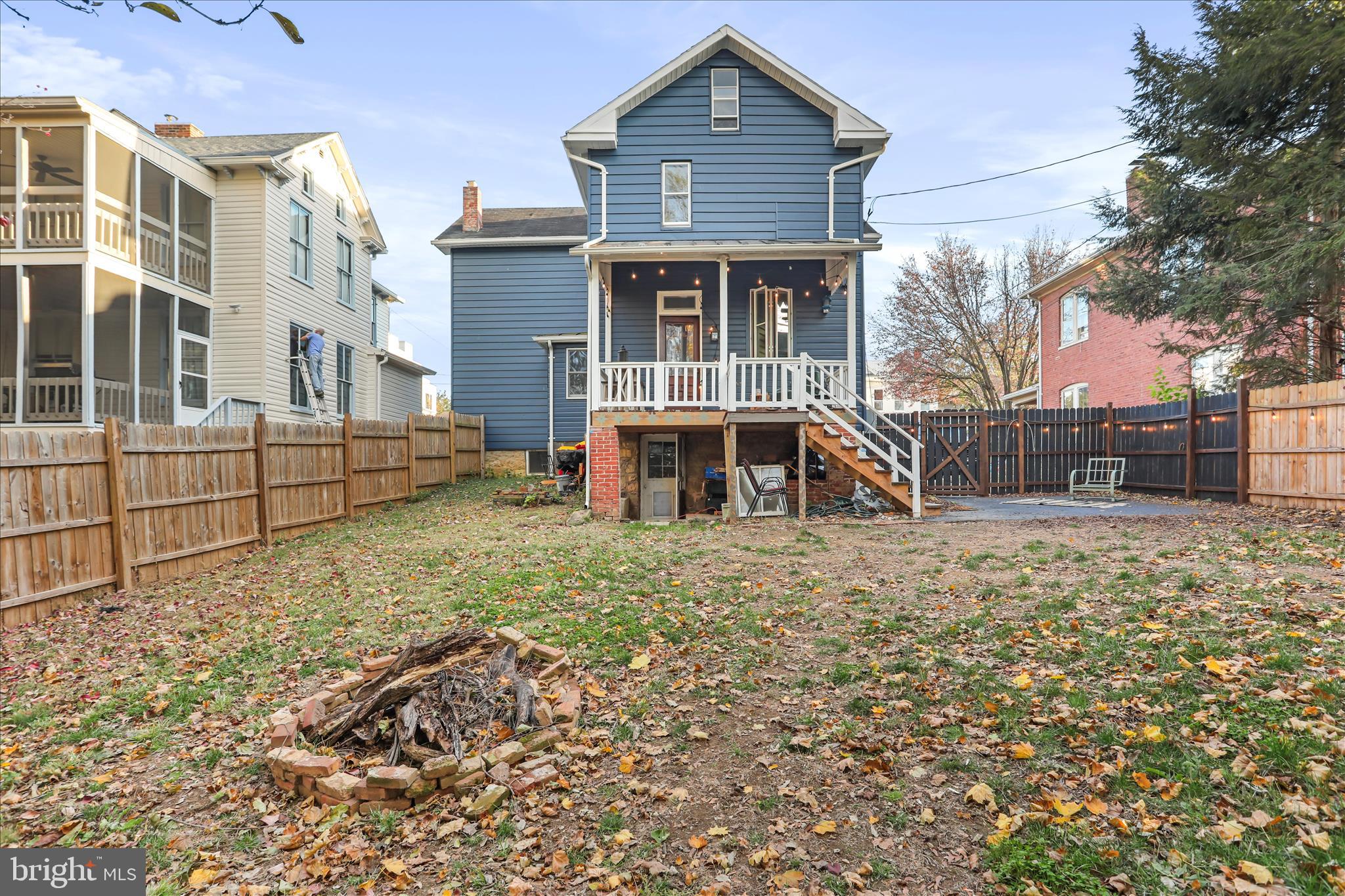 CHARLES TOWN - Residential