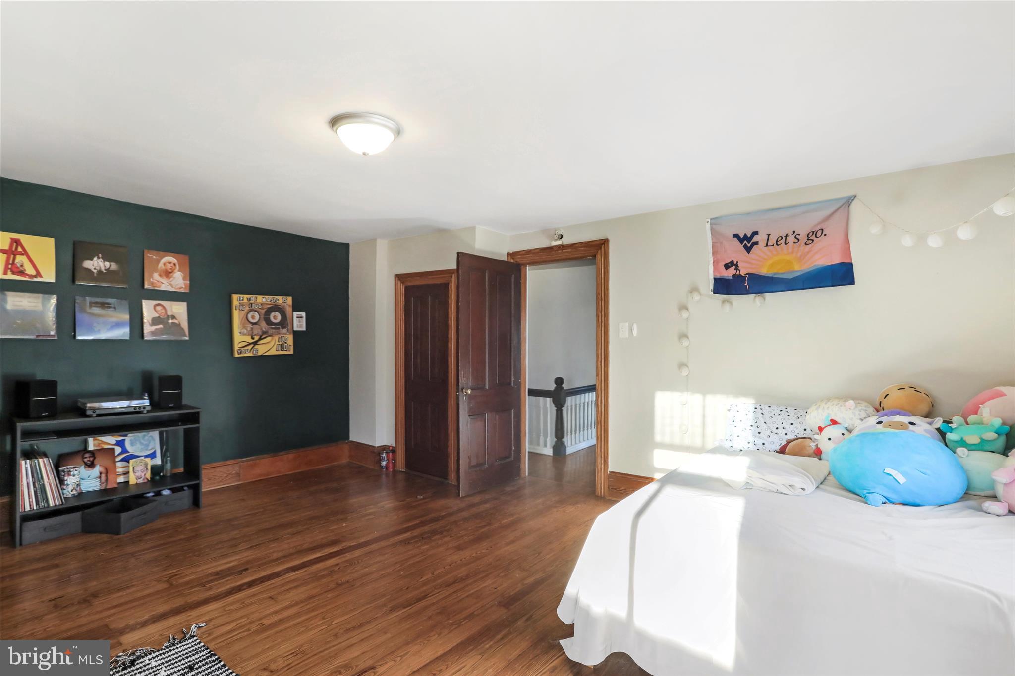 CHARLES TOWN - Residential