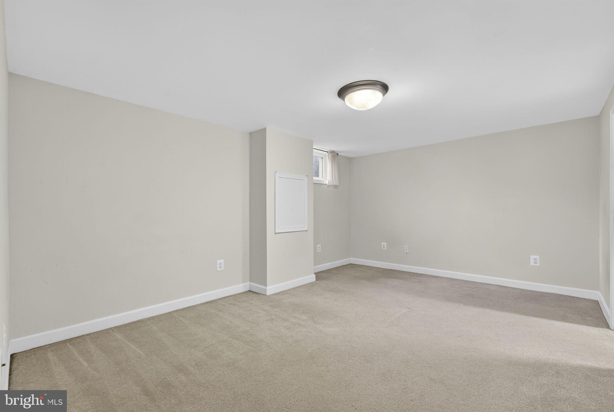 COUNTRY CLUB - Residential