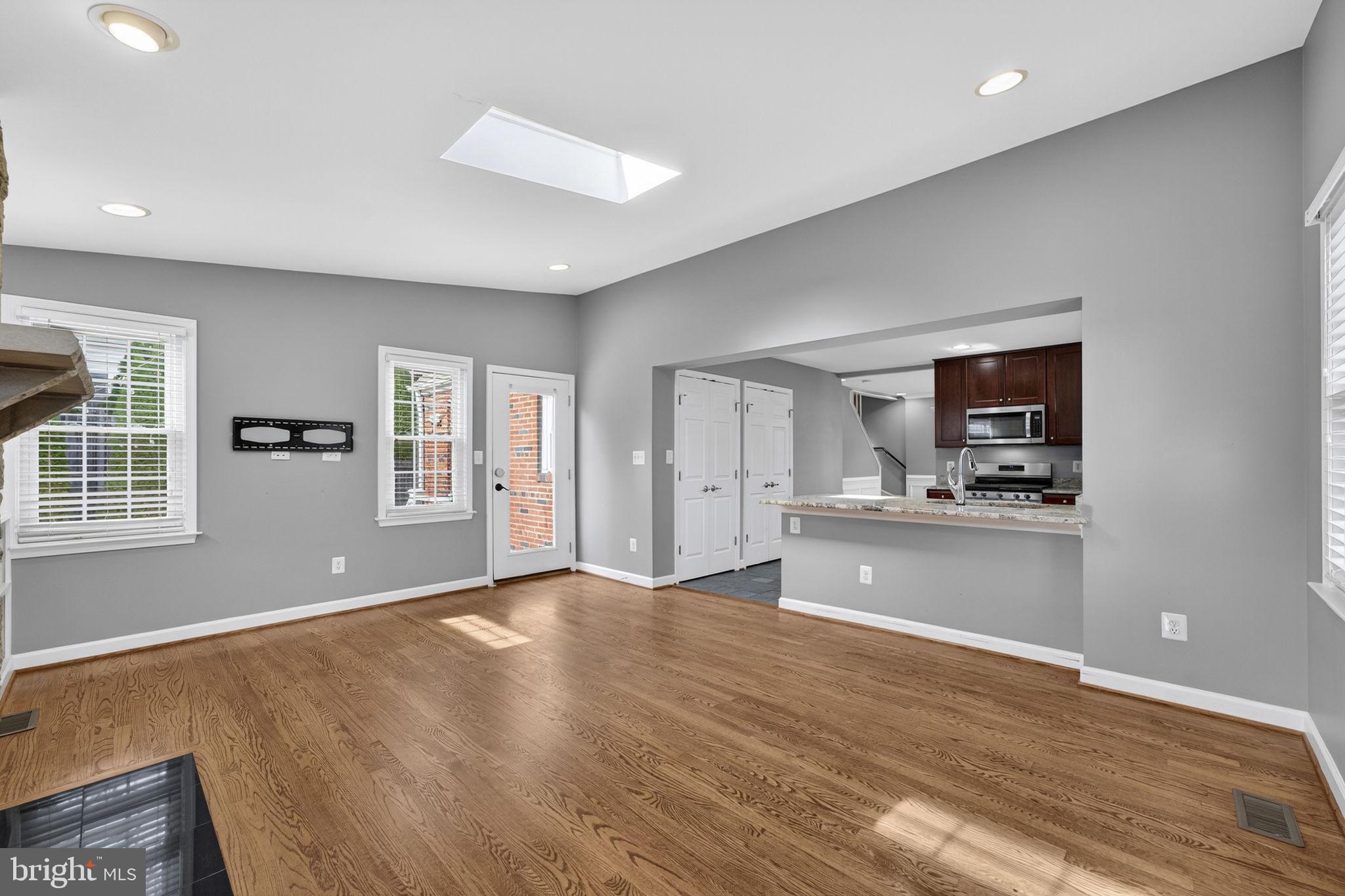 COUNTRY CLUB - Residential