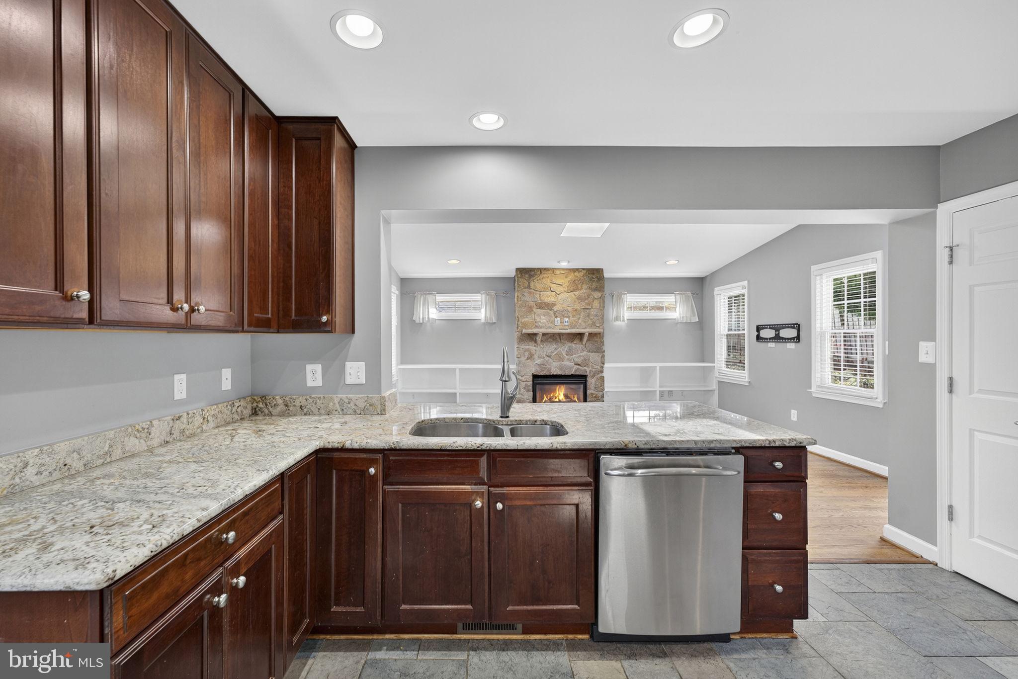 COUNTRY CLUB - Residential