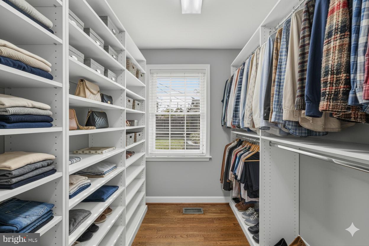 COUNTRY CLUB - Residential