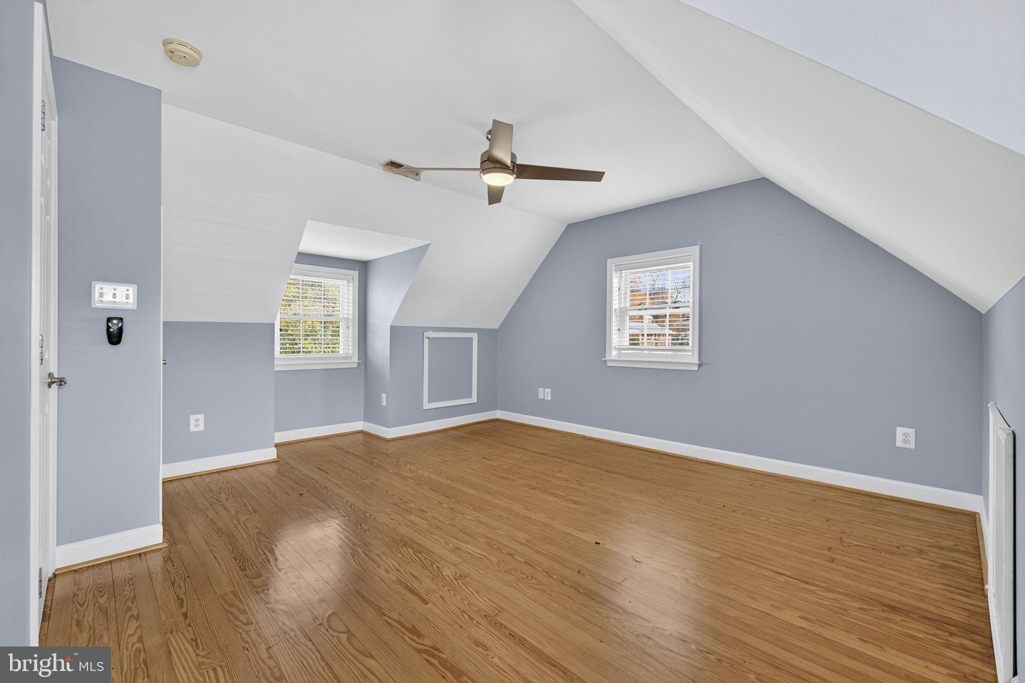 COUNTRY CLUB - Residential