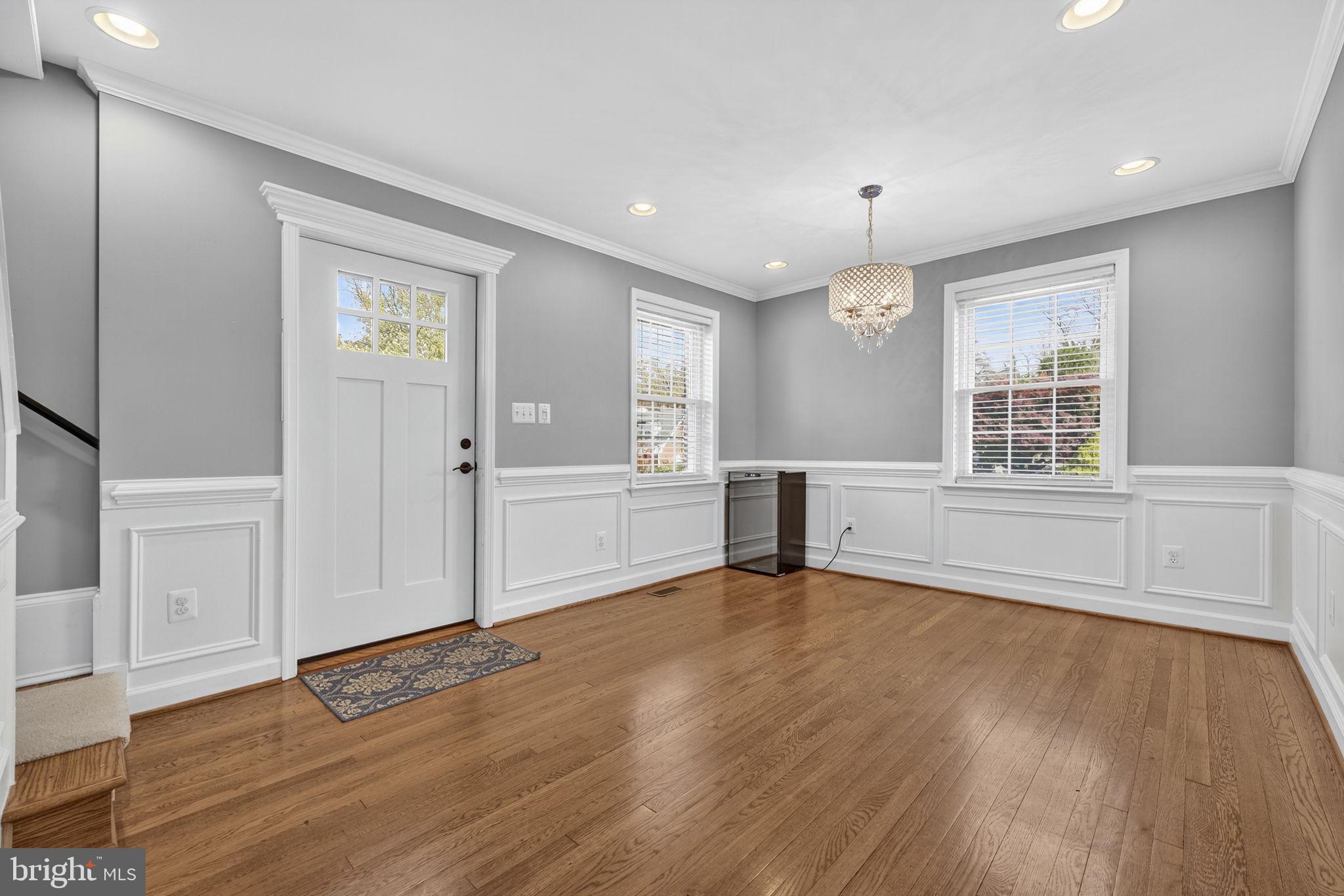 COUNTRY CLUB - Residential