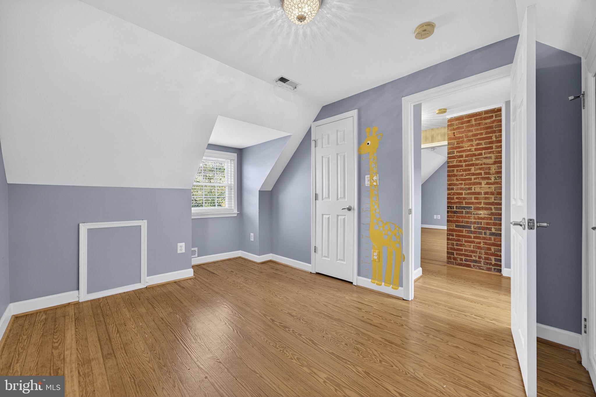 COUNTRY CLUB - Residential