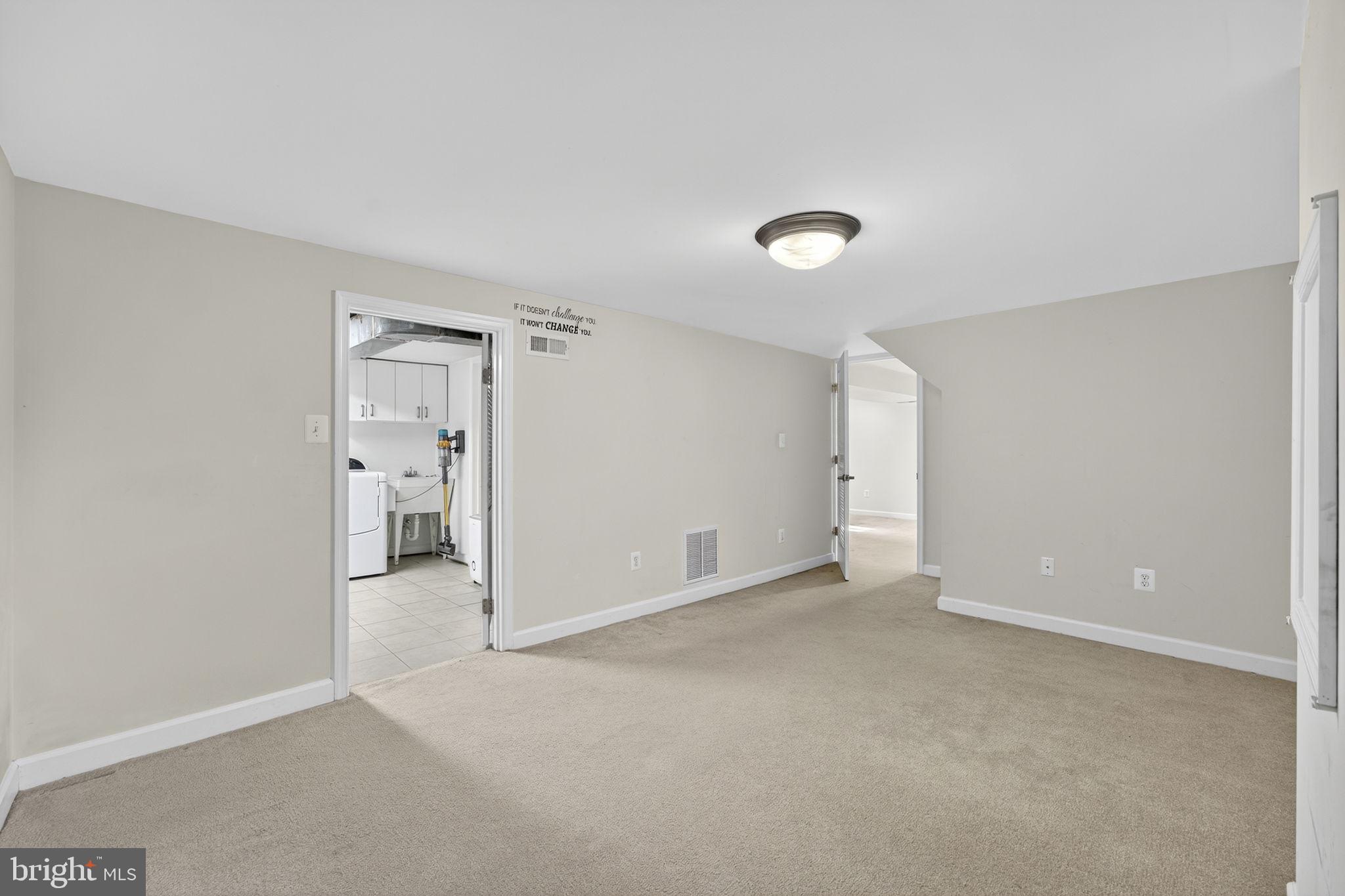 COUNTRY CLUB - Residential