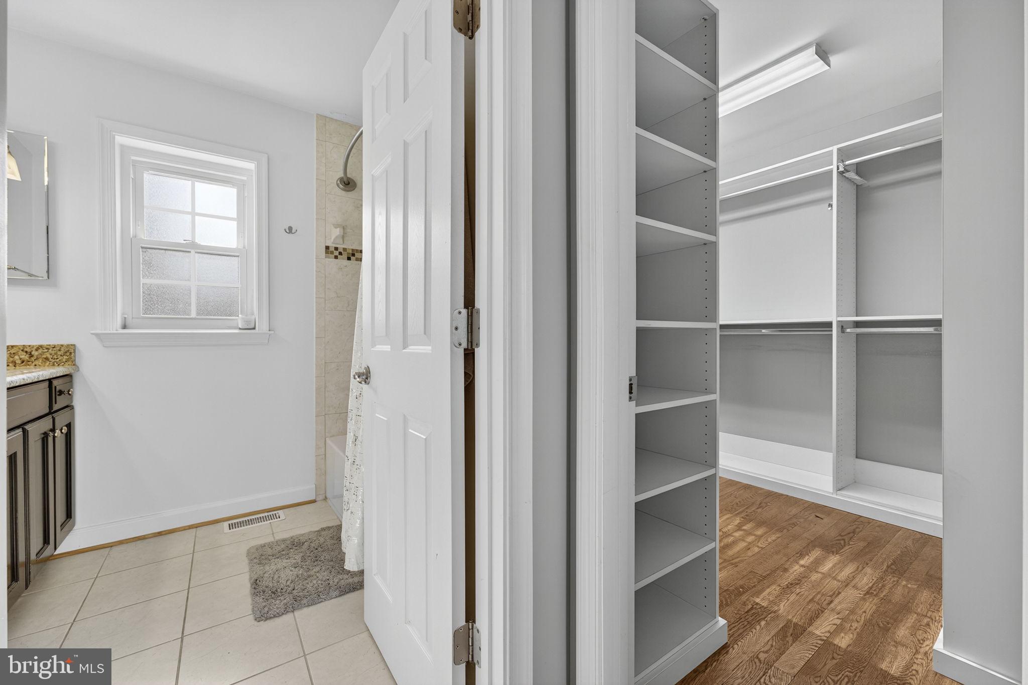 COUNTRY CLUB - Residential